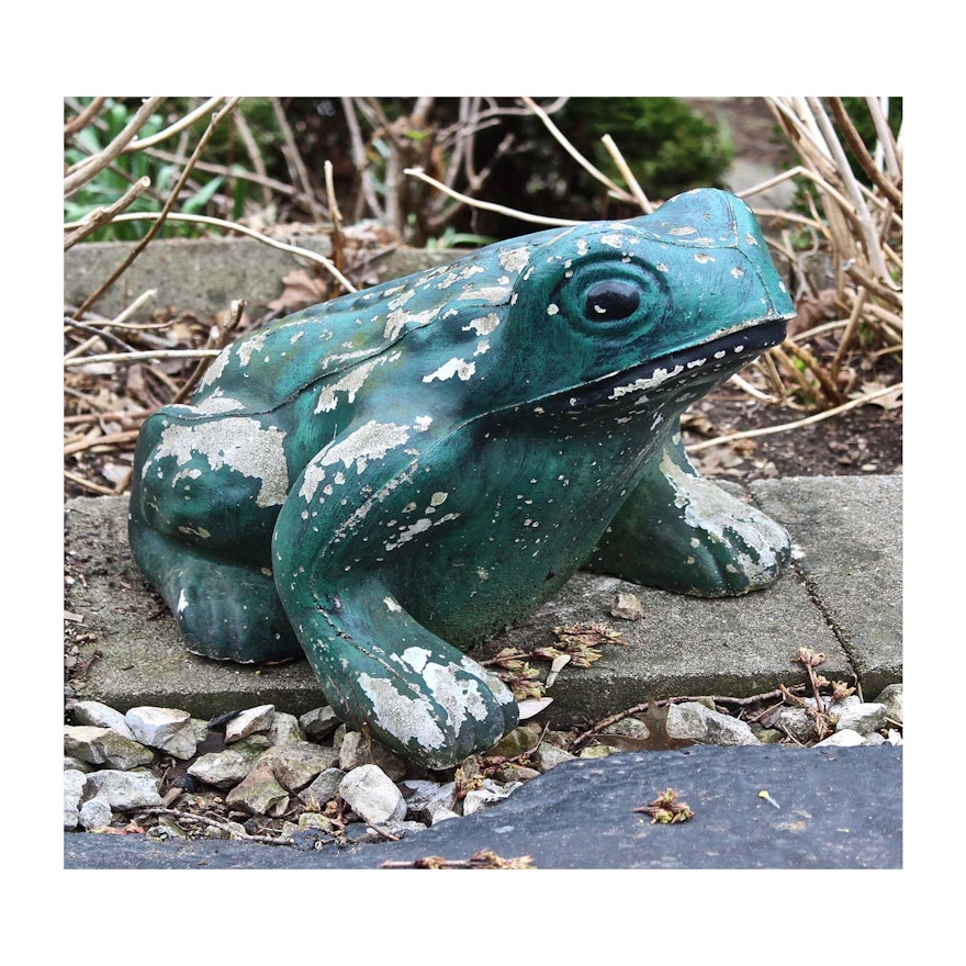 Concrete Garden Frog Sculpture