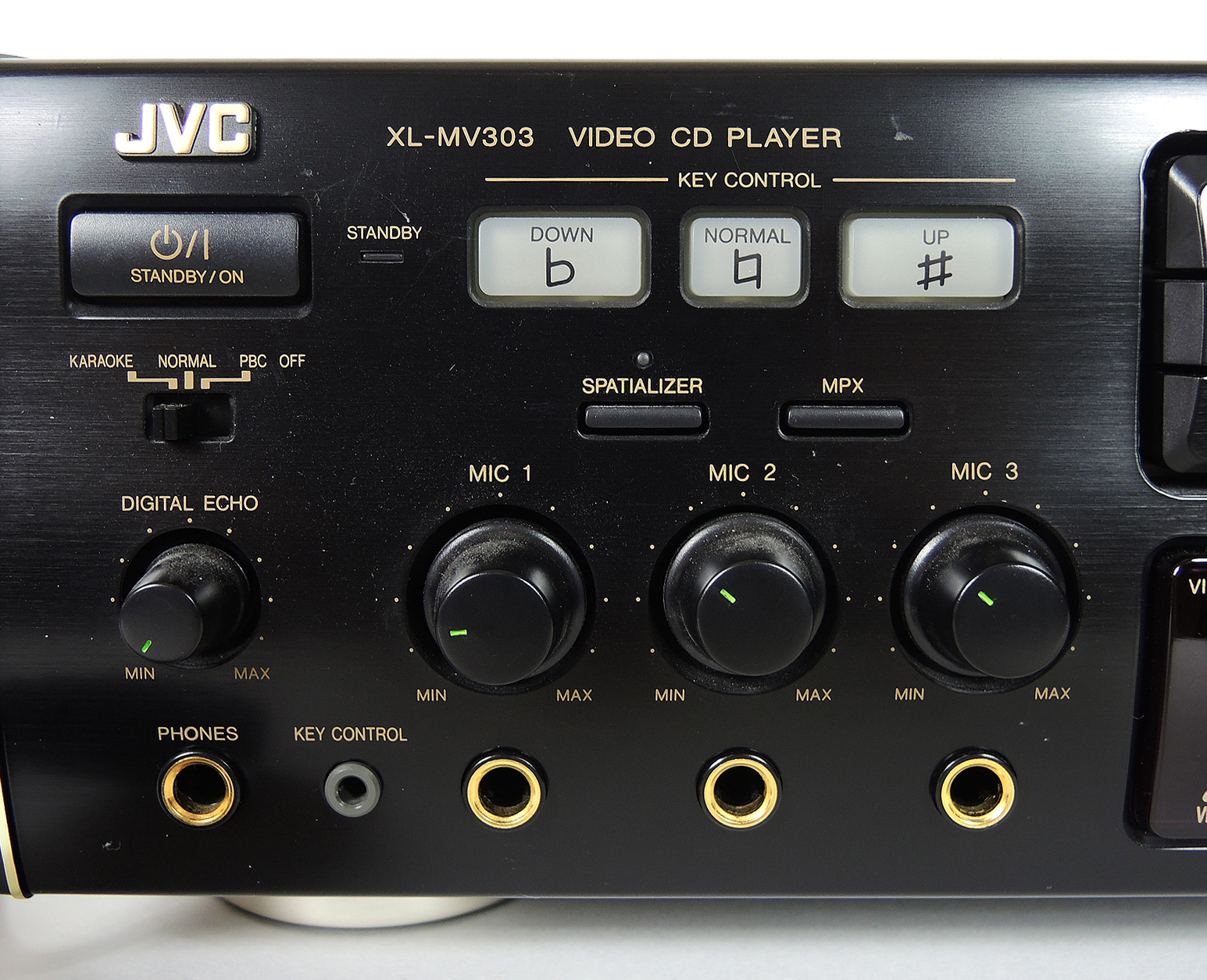 JVC XL-MV303 DISC KARAOKE VIDEO CD Player and Microphones