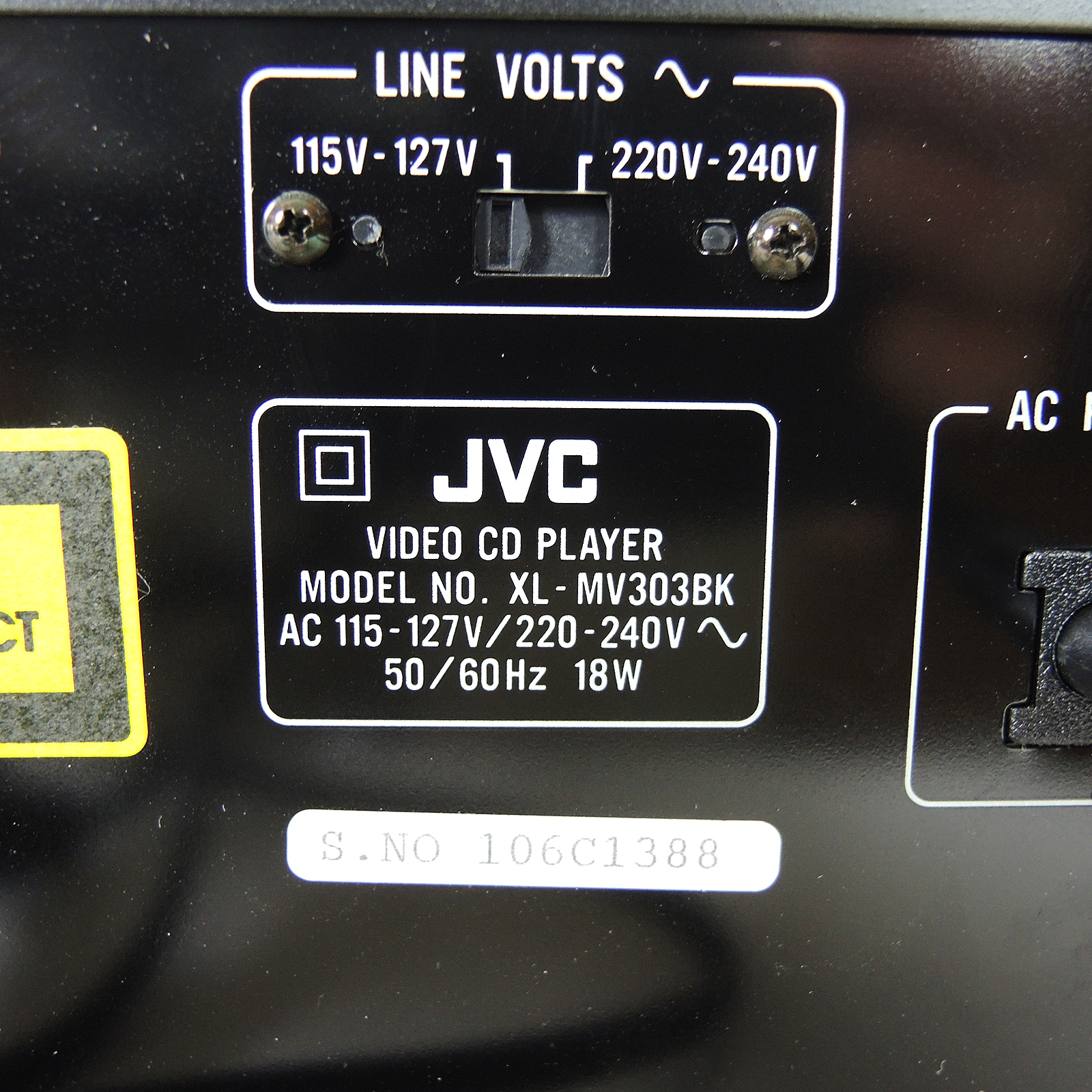 JVC XL-MV303 DISC KARAOKE VIDEO CD Player and Microphones