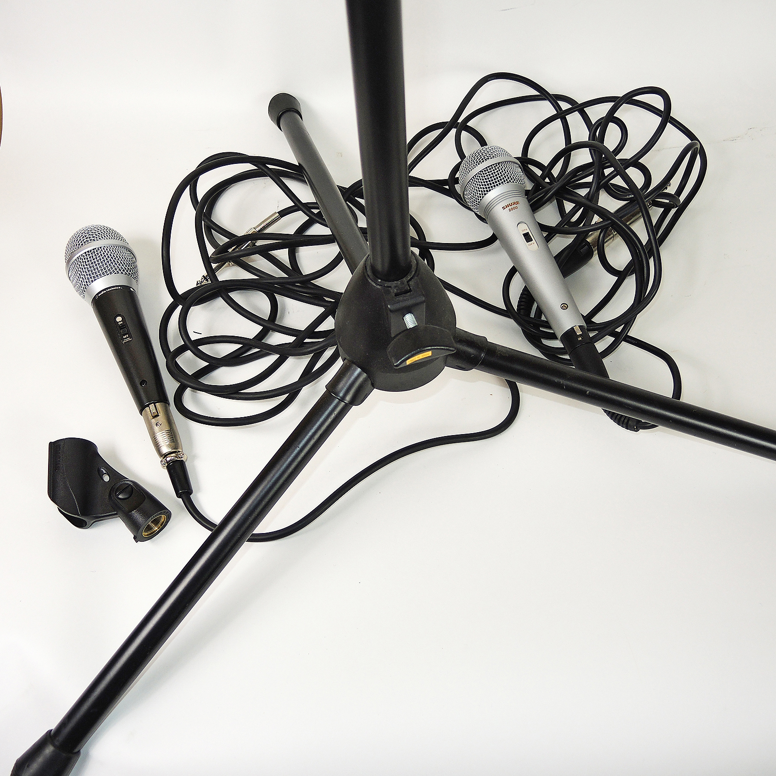 JVC XL-MV303 DISC KARAOKE VIDEO CD Player and Microphones