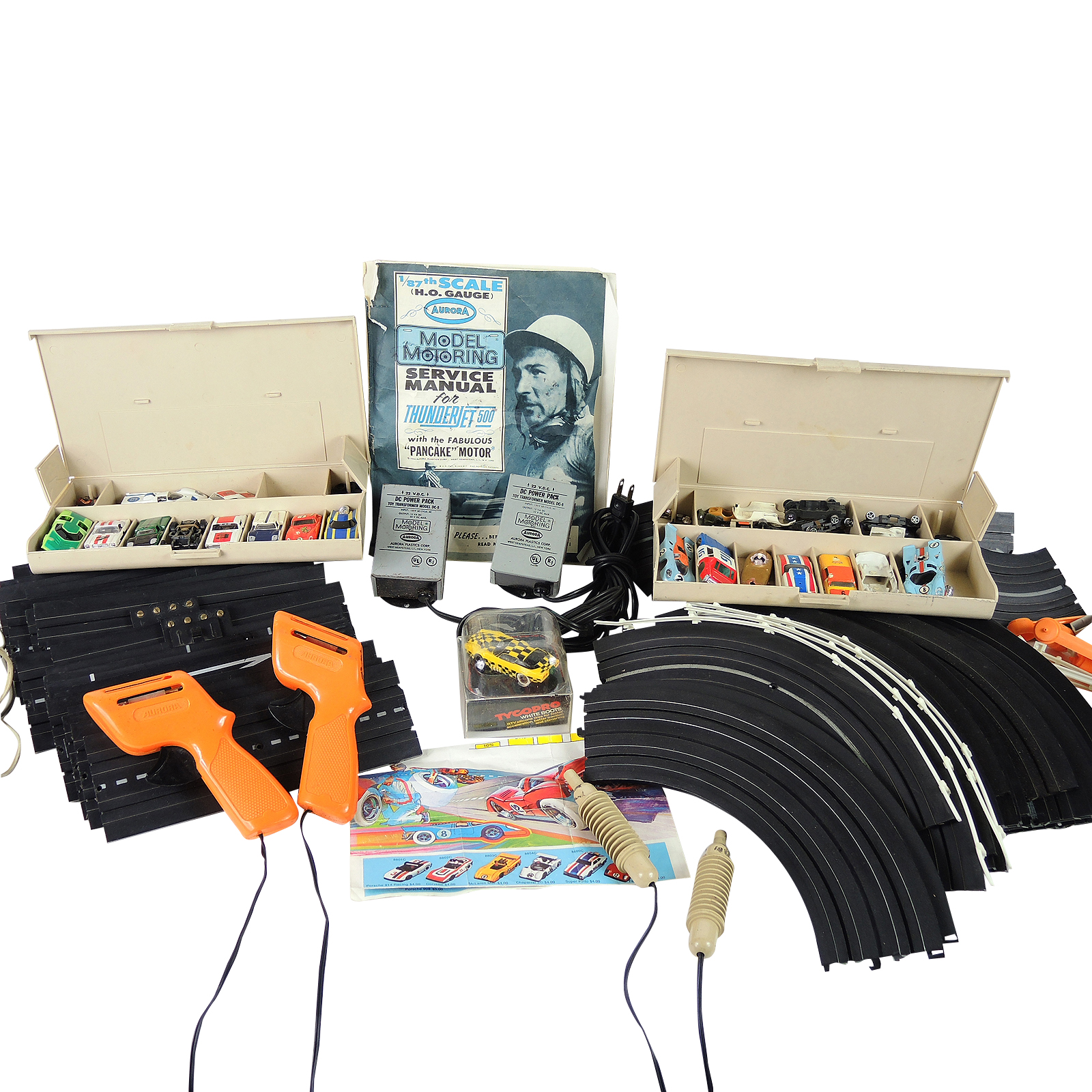 Aurora H.O. Gauge ThunderJet 500 Model Motoring Race Track and Accessories