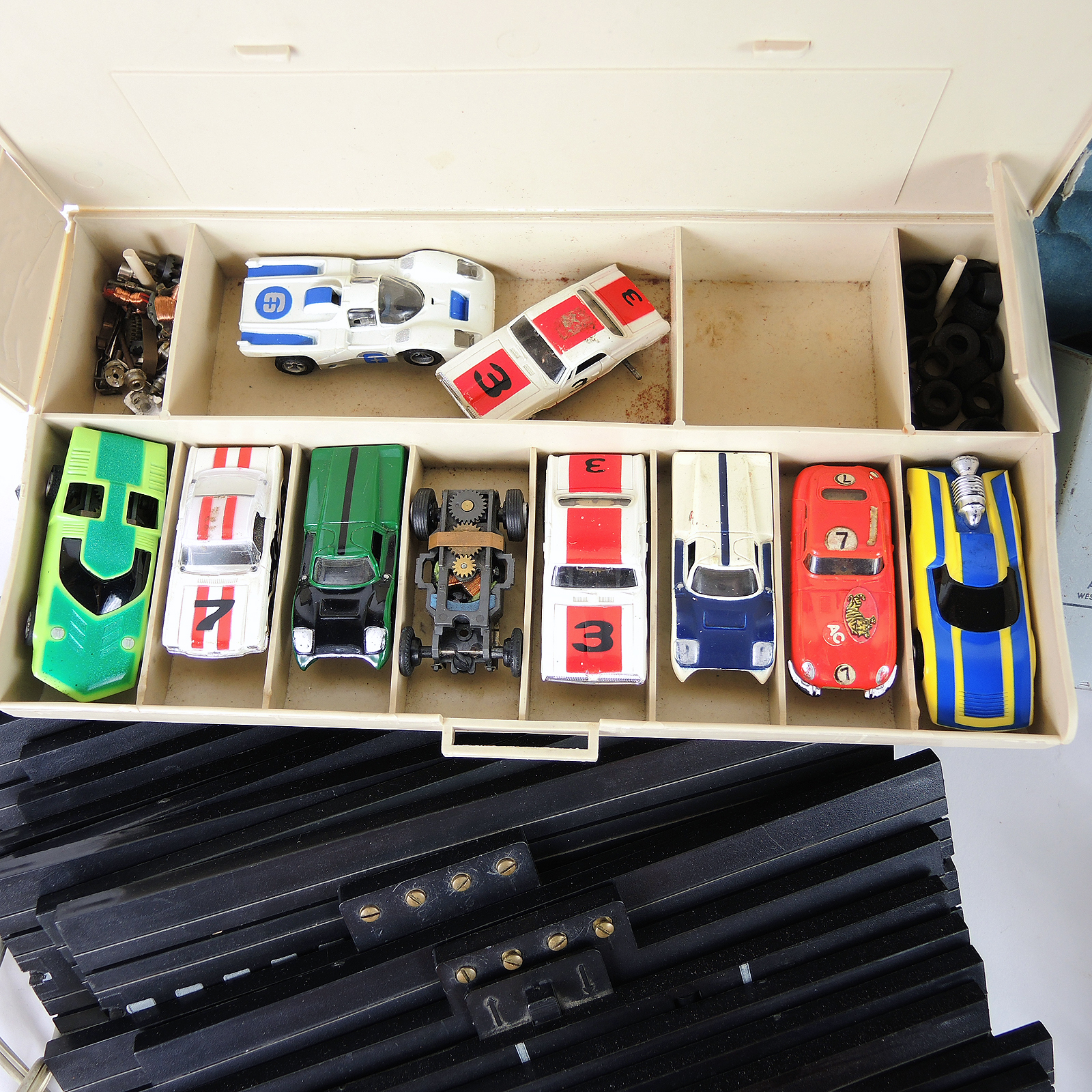 Aurora H.O. Gauge ThunderJet 500 Model Motoring Race Track and Accessories