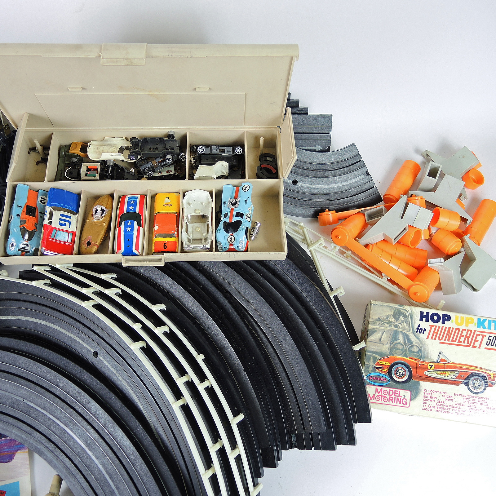 Aurora H.O. Gauge ThunderJet 500 Model Motoring Race Track and Accessories