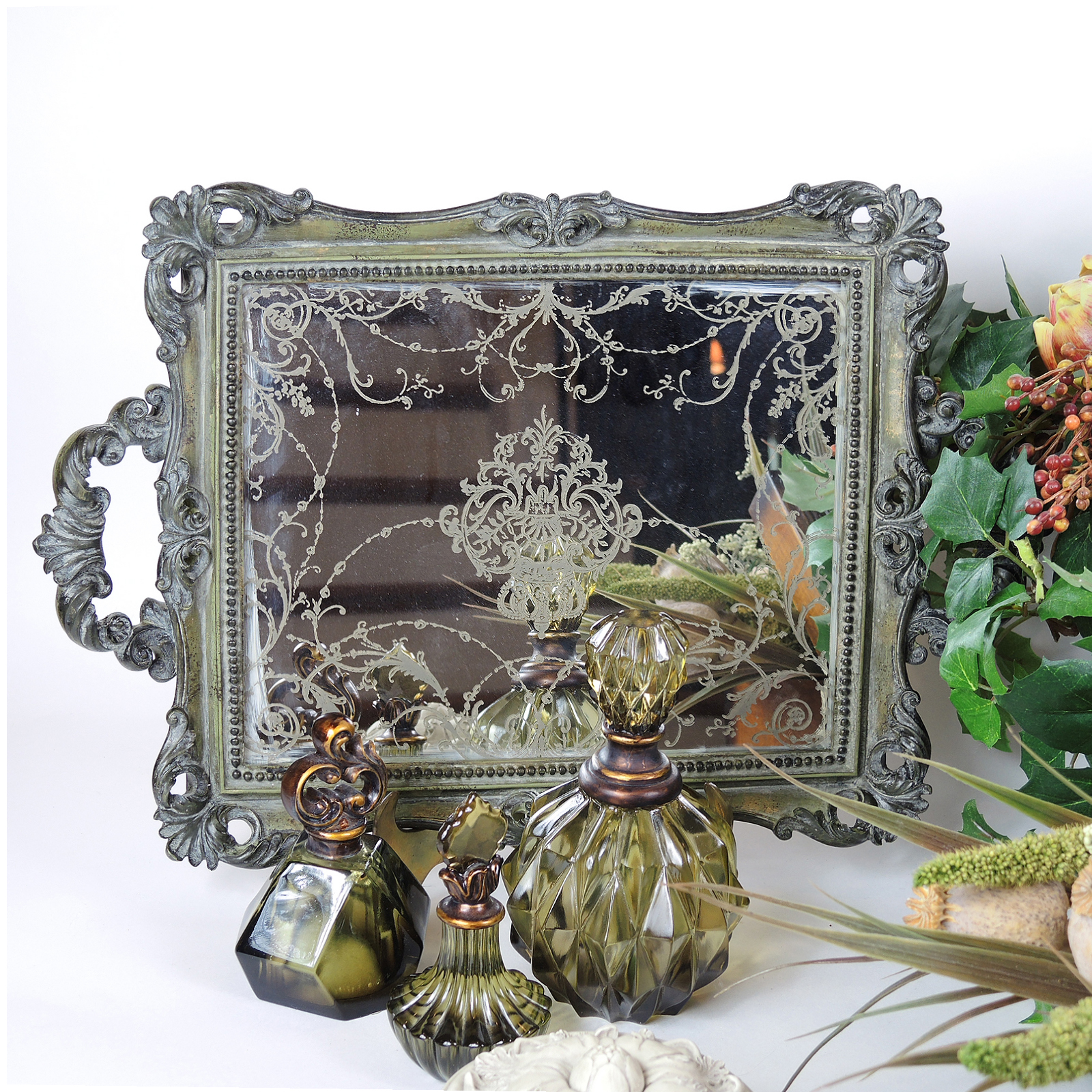 Table Decor and Floral Arrangements Including "Silky Way"