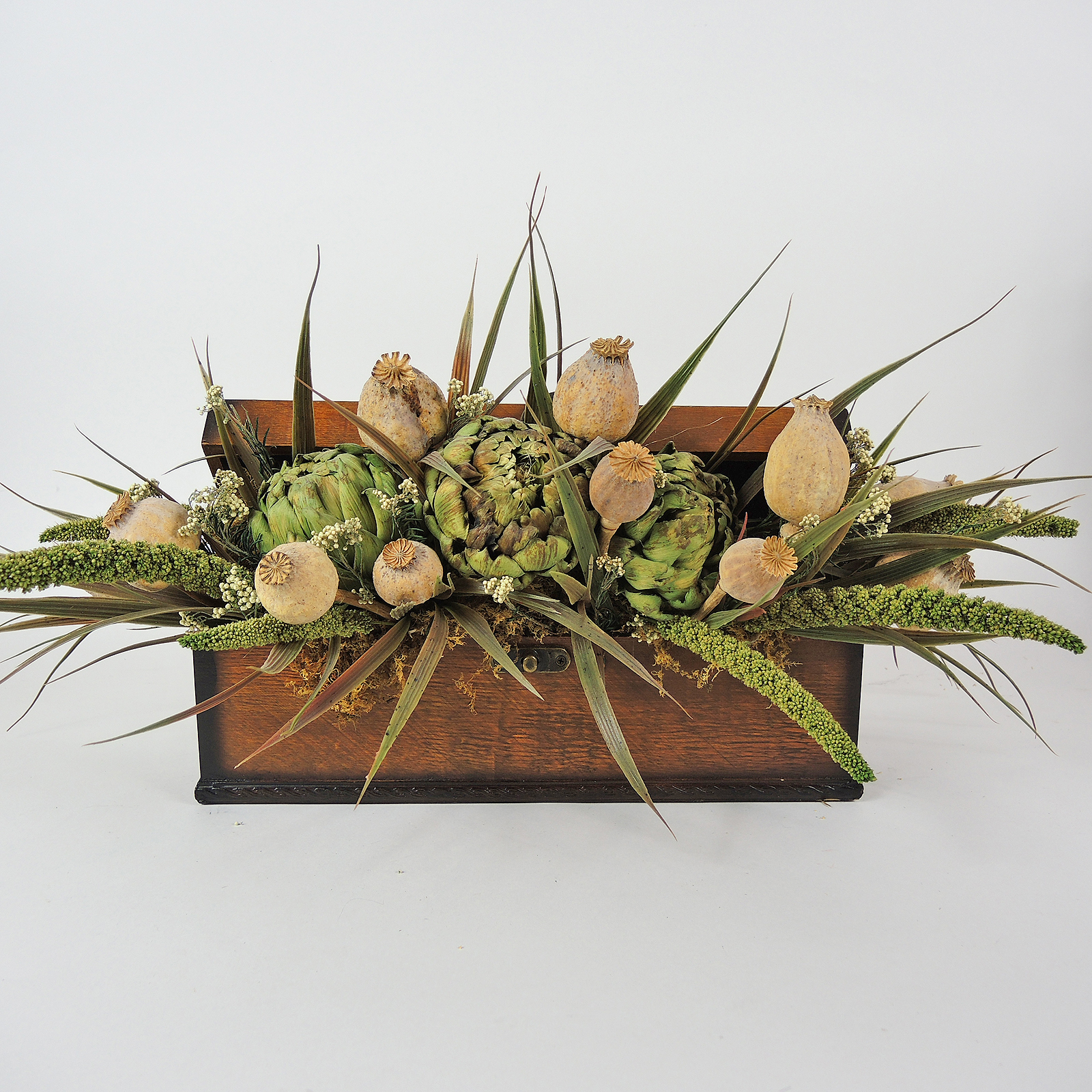 Table Decor and Floral Arrangements Including "Silky Way"