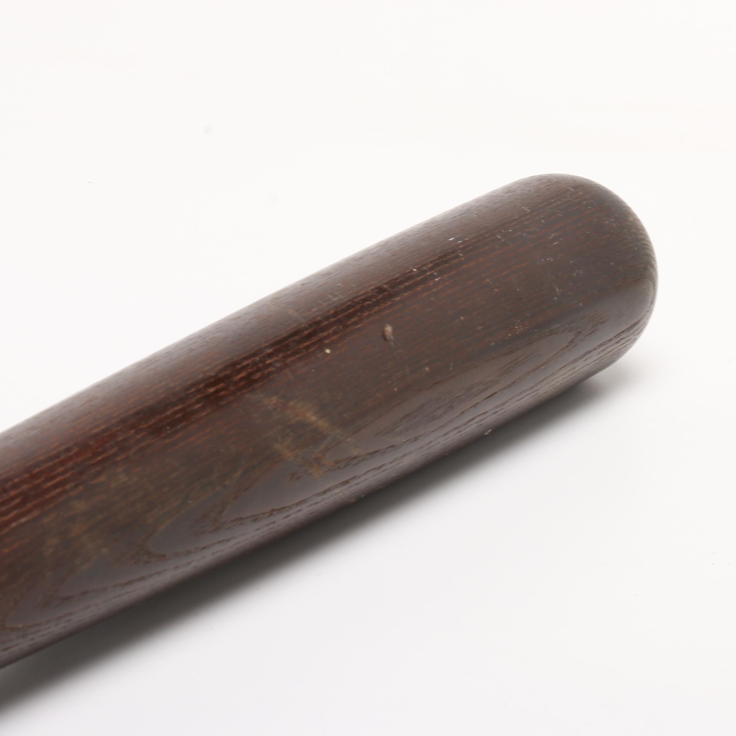 Hank Aaron Hillerich & Bradsby Magnavox Commemorative Baseball Bat