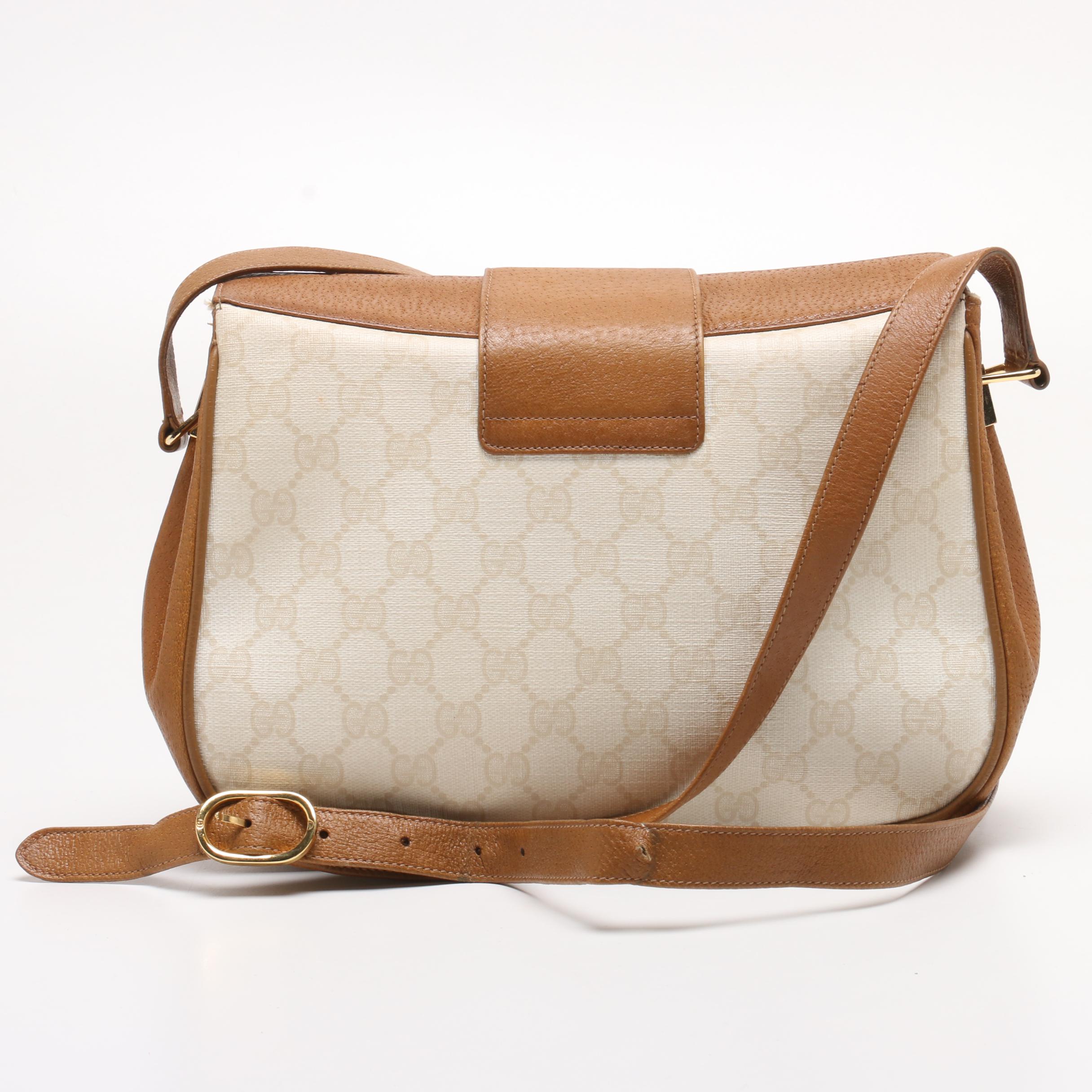 Gucci Accessory Collection GG Supreme Canvas Crossbody Bag