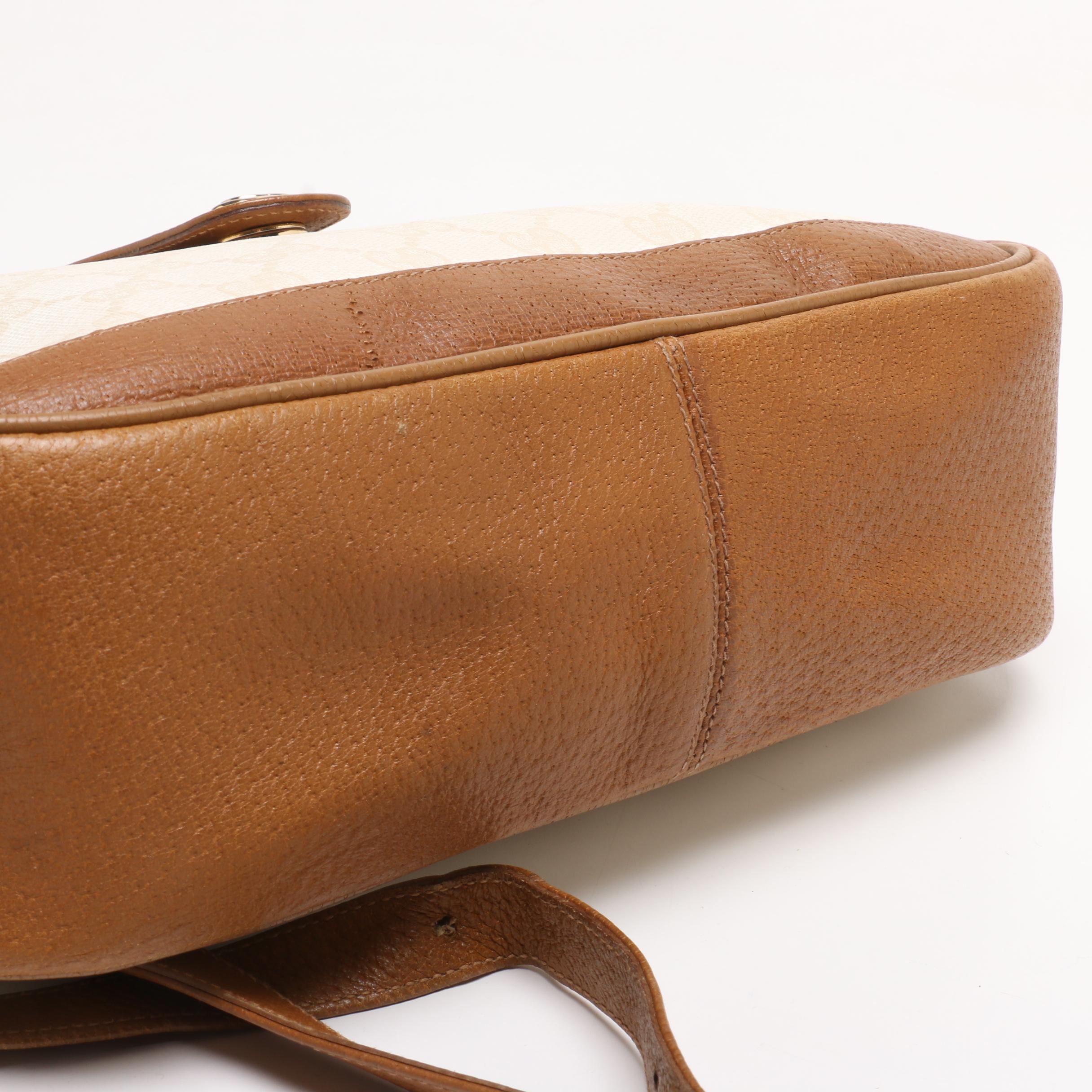 Gucci Accessory Collection GG Supreme Canvas Crossbody Bag