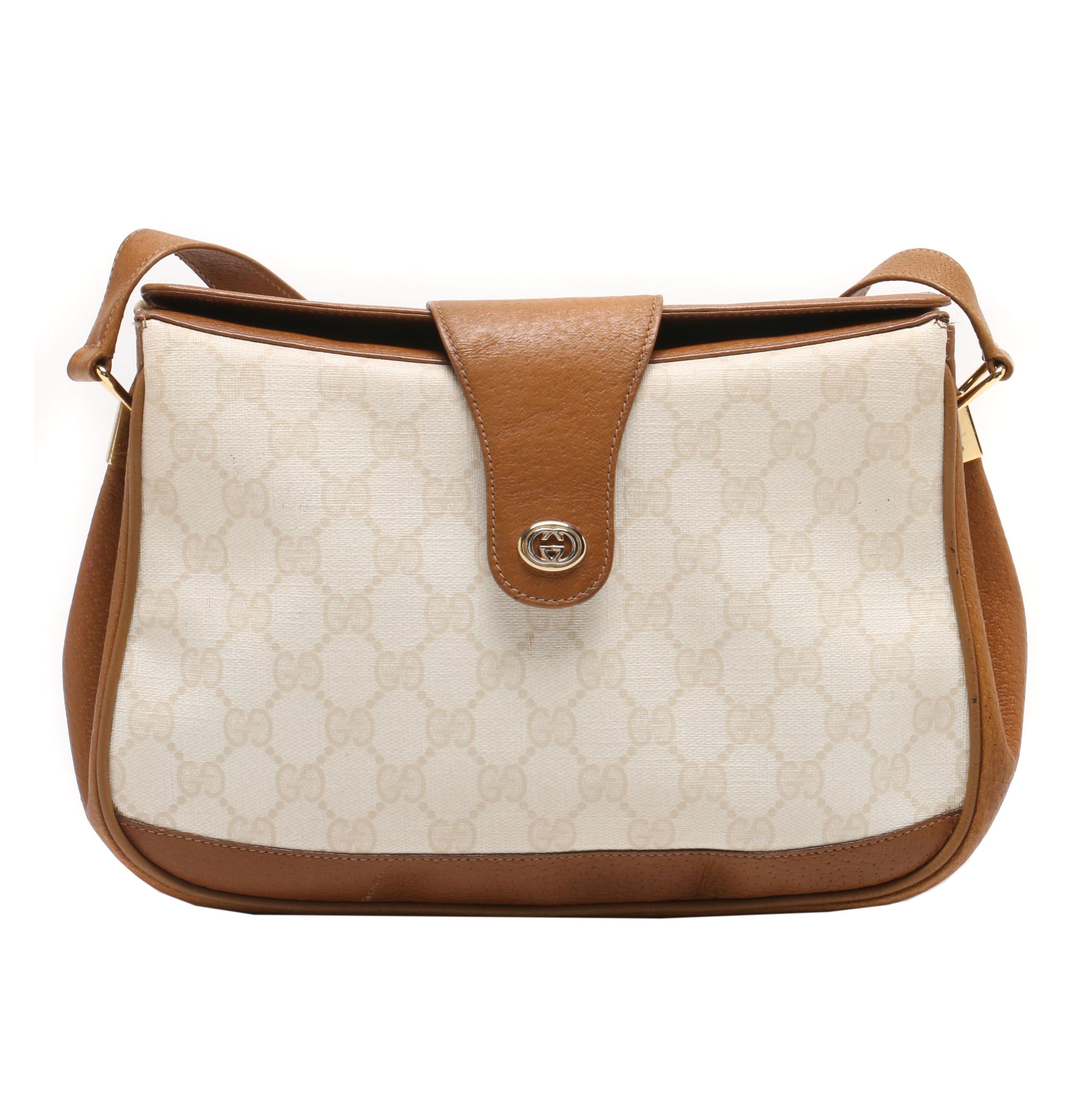 Gucci Accessory Collection GG Supreme Canvas Crossbody Bag