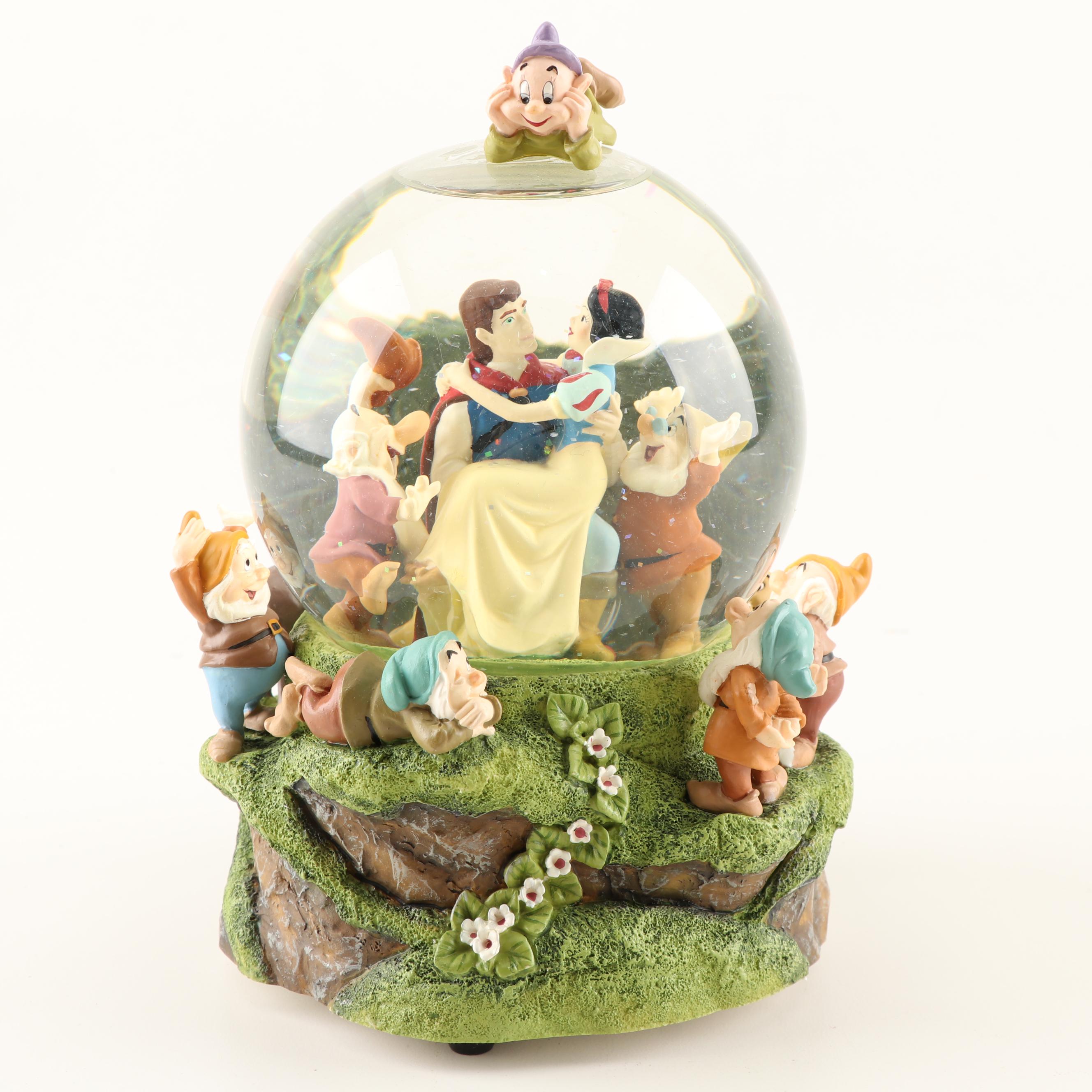 Walt Disney's Snow White Snow Globe "Someday my Prince Will Come" Music Box