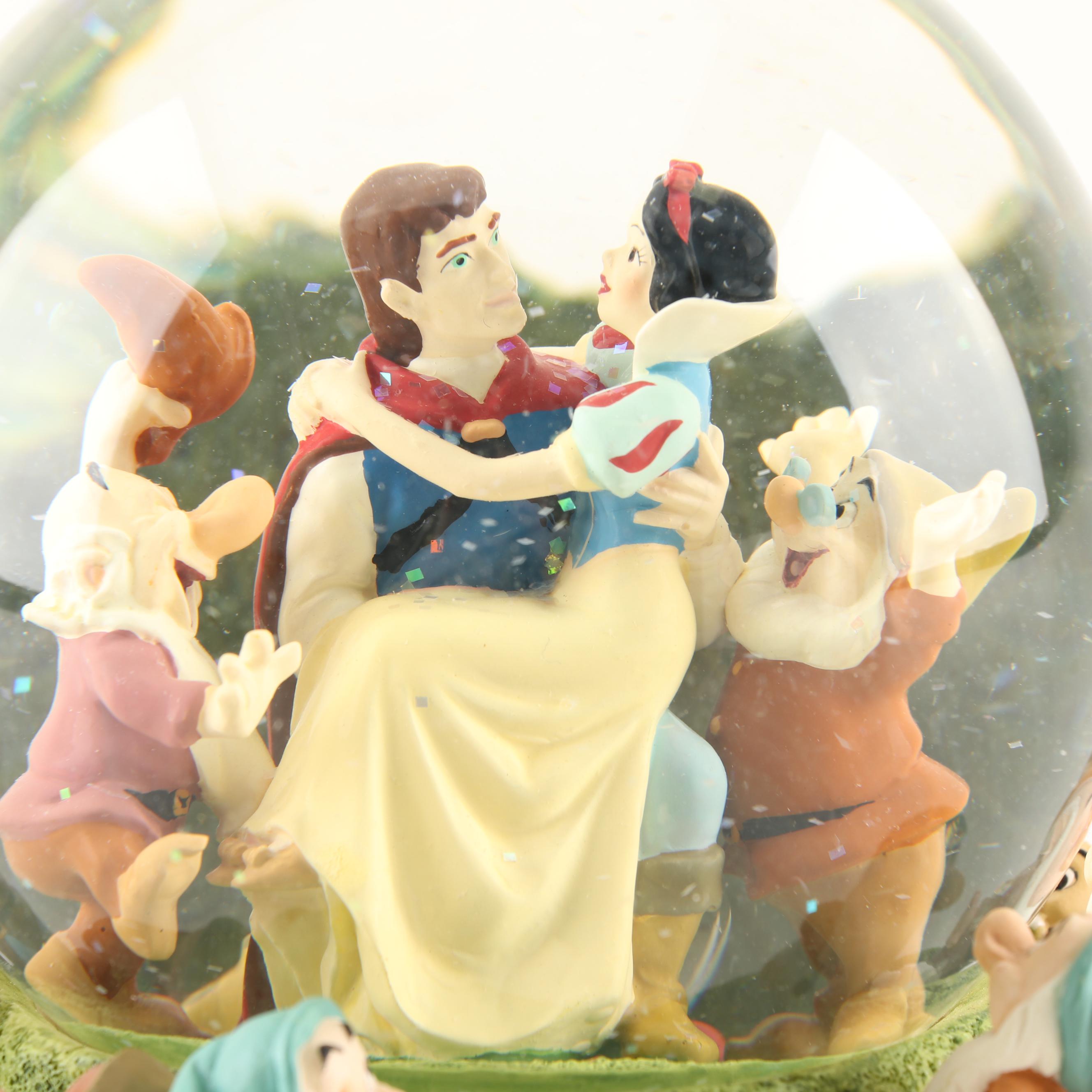 Walt Disney's Snow White Snow Globe "Someday my Prince Will Come" Music Box