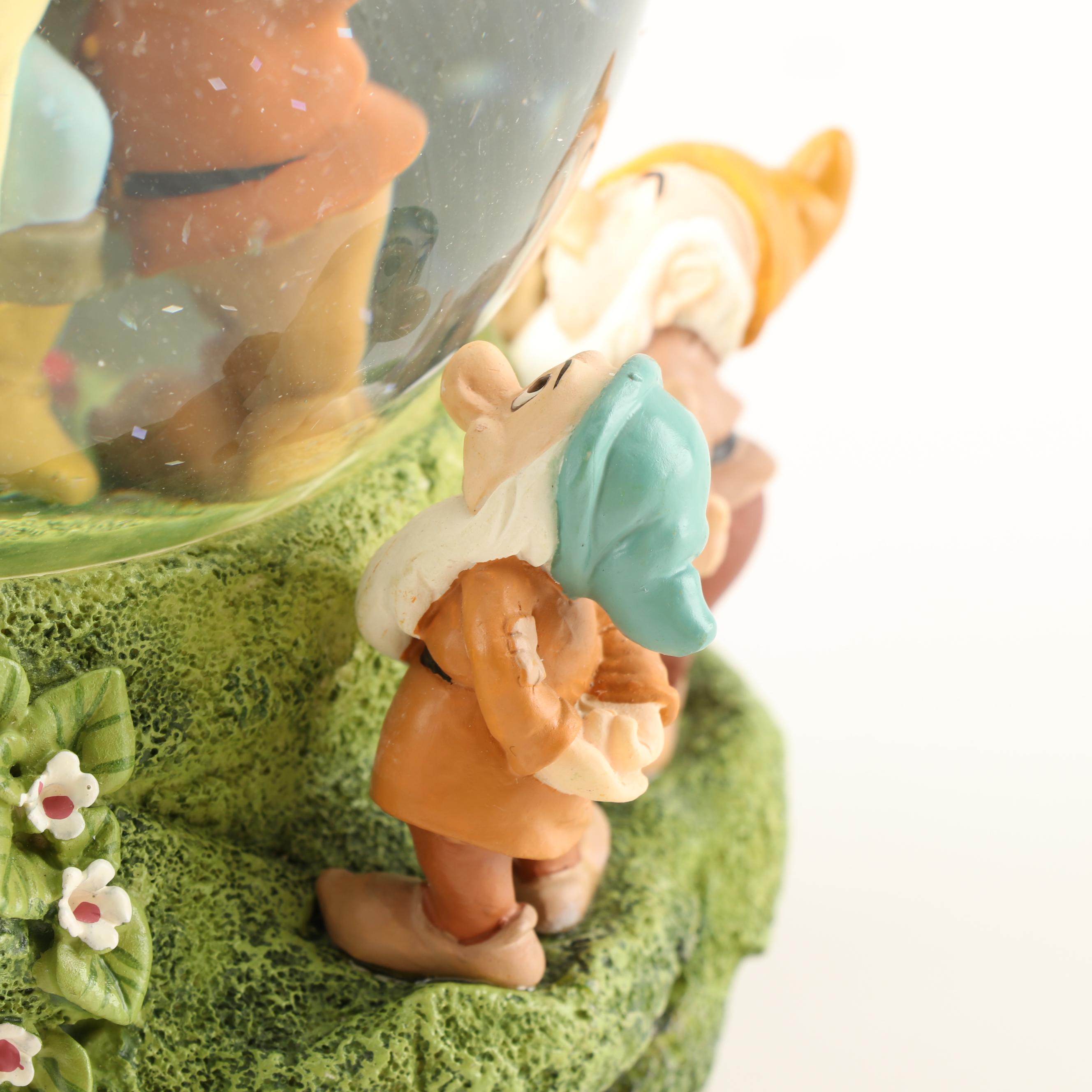 Walt Disney's Snow White Snow Globe "Someday my Prince Will Come" Music Box