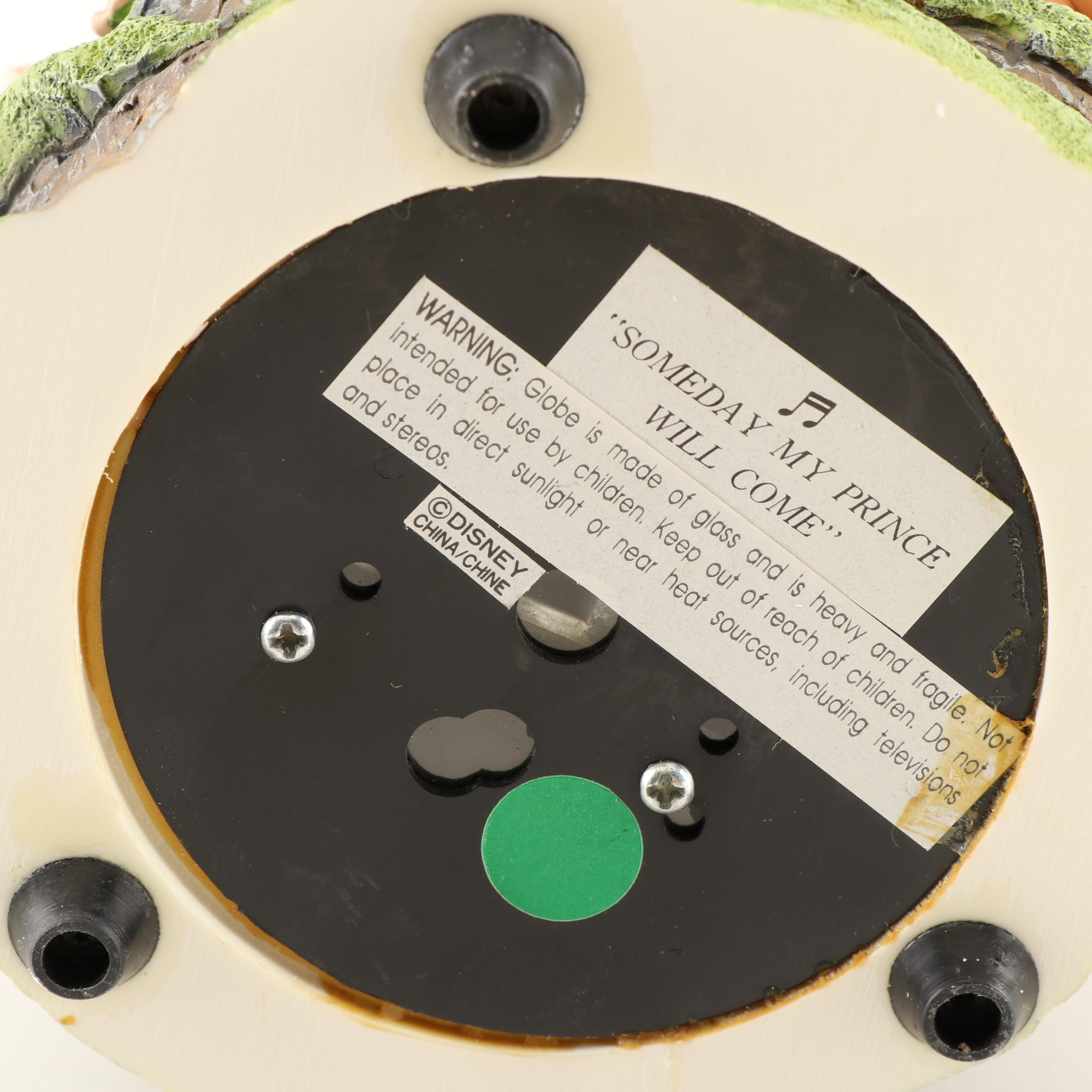 Walt Disney's Snow White Snow Globe "Someday my Prince Will Come" Music Box