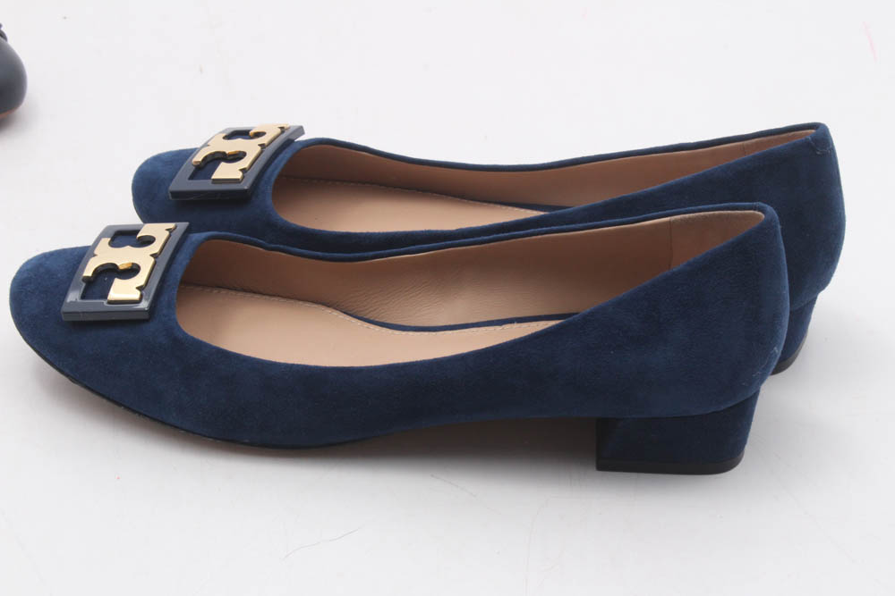 Tory Burch Navy Leather and Blue Suede Logo Low-Heeled Pumps