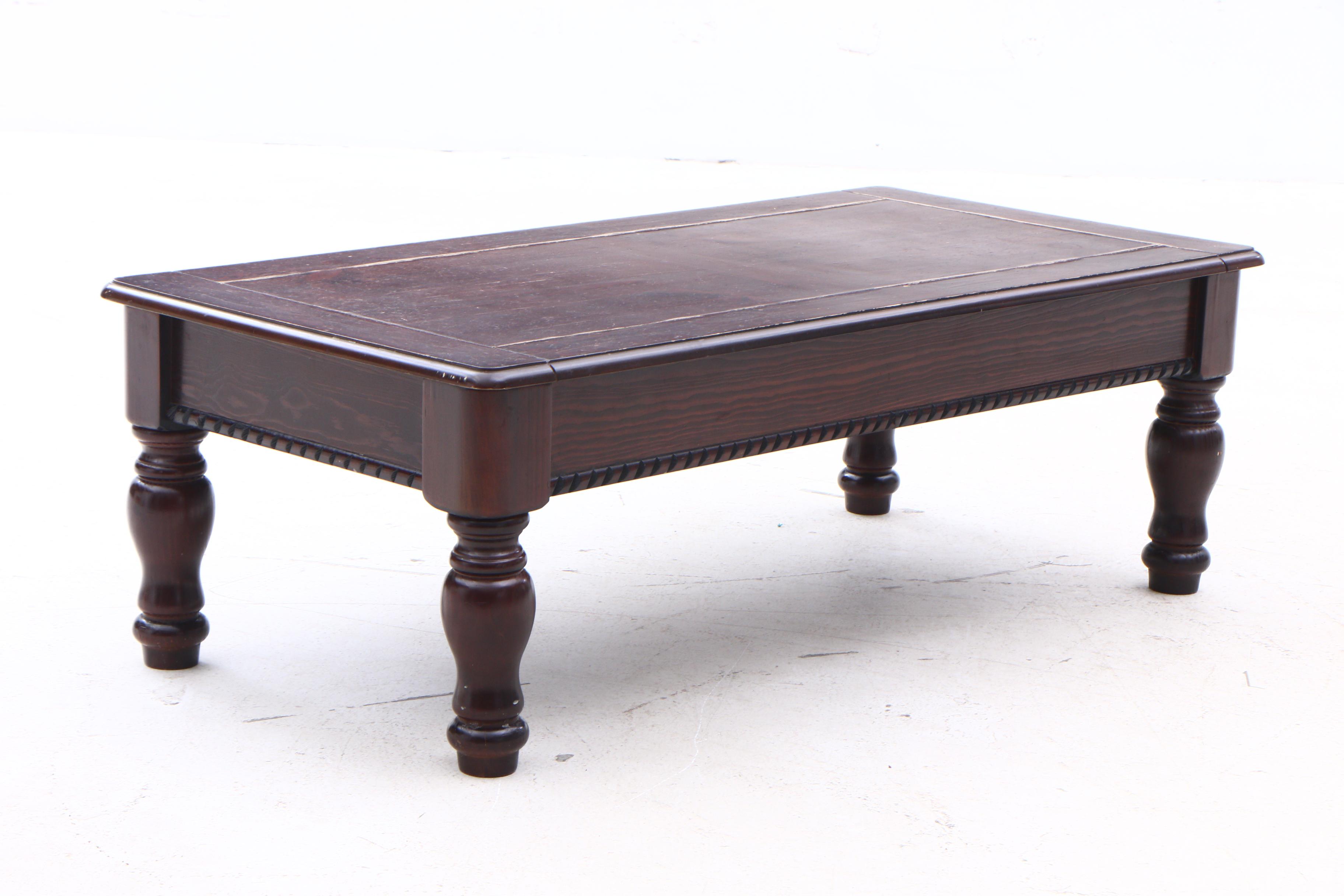 Contemporary Coffee Table by Crown Mark Inc.