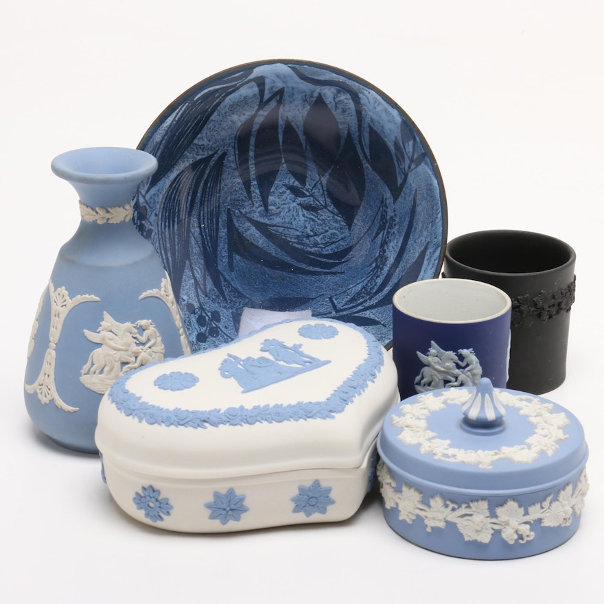 Group of Wedgwood and Other Ceramic Decor