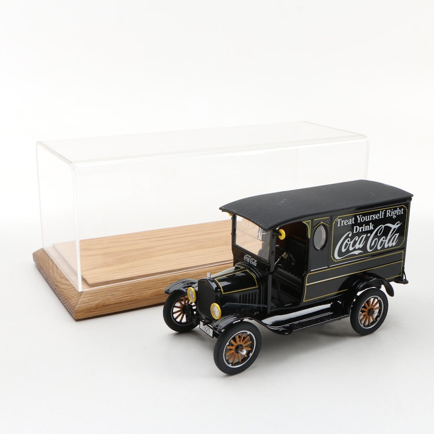 Danbury Mint Die-Cast 1925 Coca-Cola Delivery Truck with Display Case