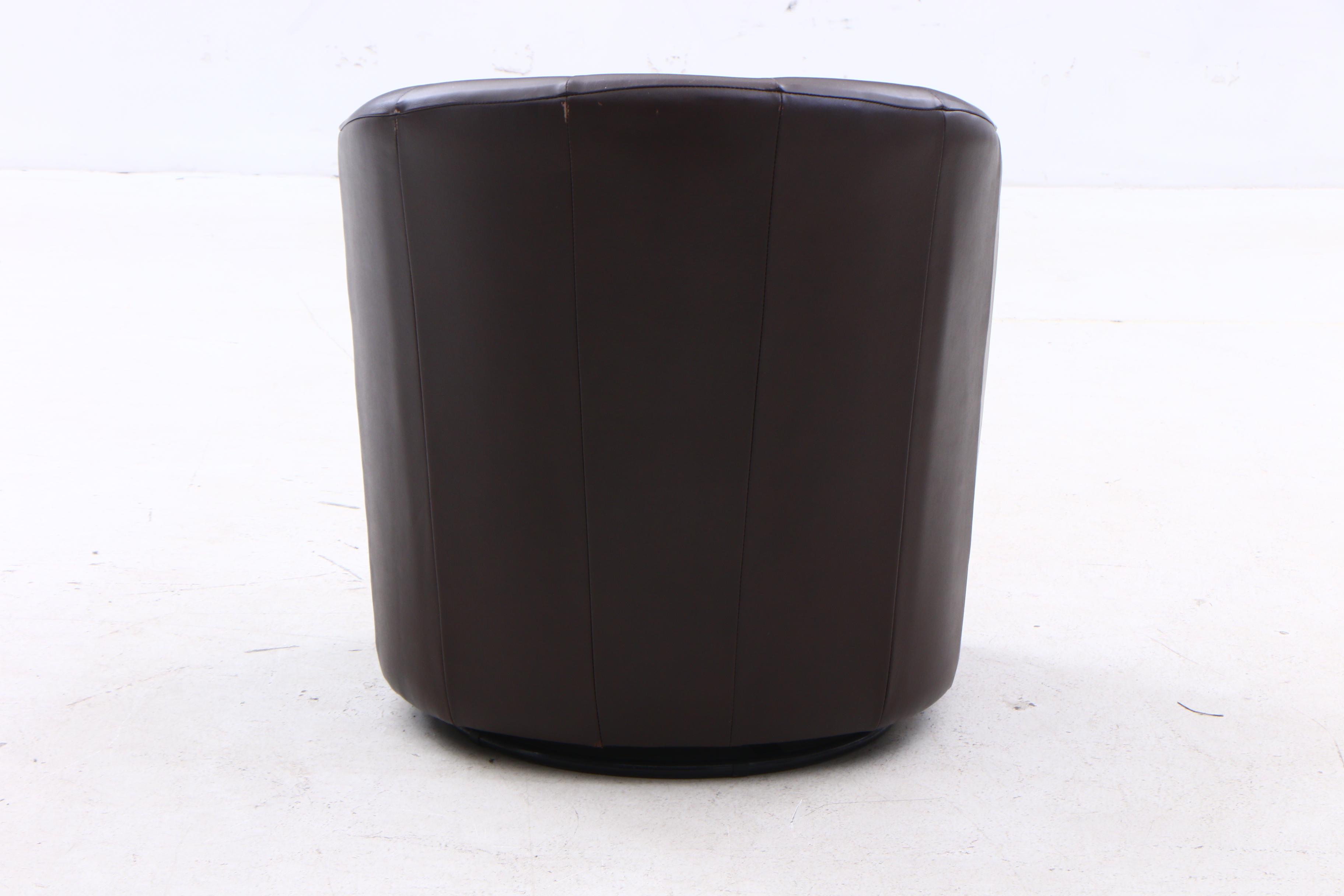 Natuzzi "Mazaro" Leather Swivelling Barrel Chair, Contemporary