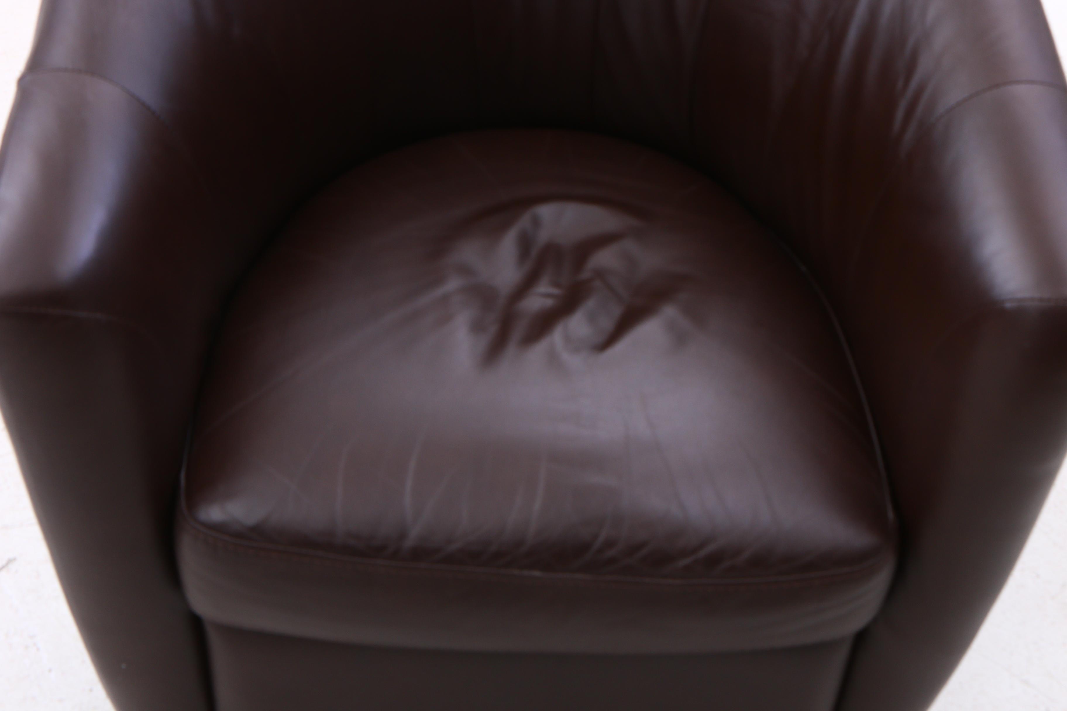 Natuzzi "Mazaro" Leather Swivelling Barrel Chair, Contemporary