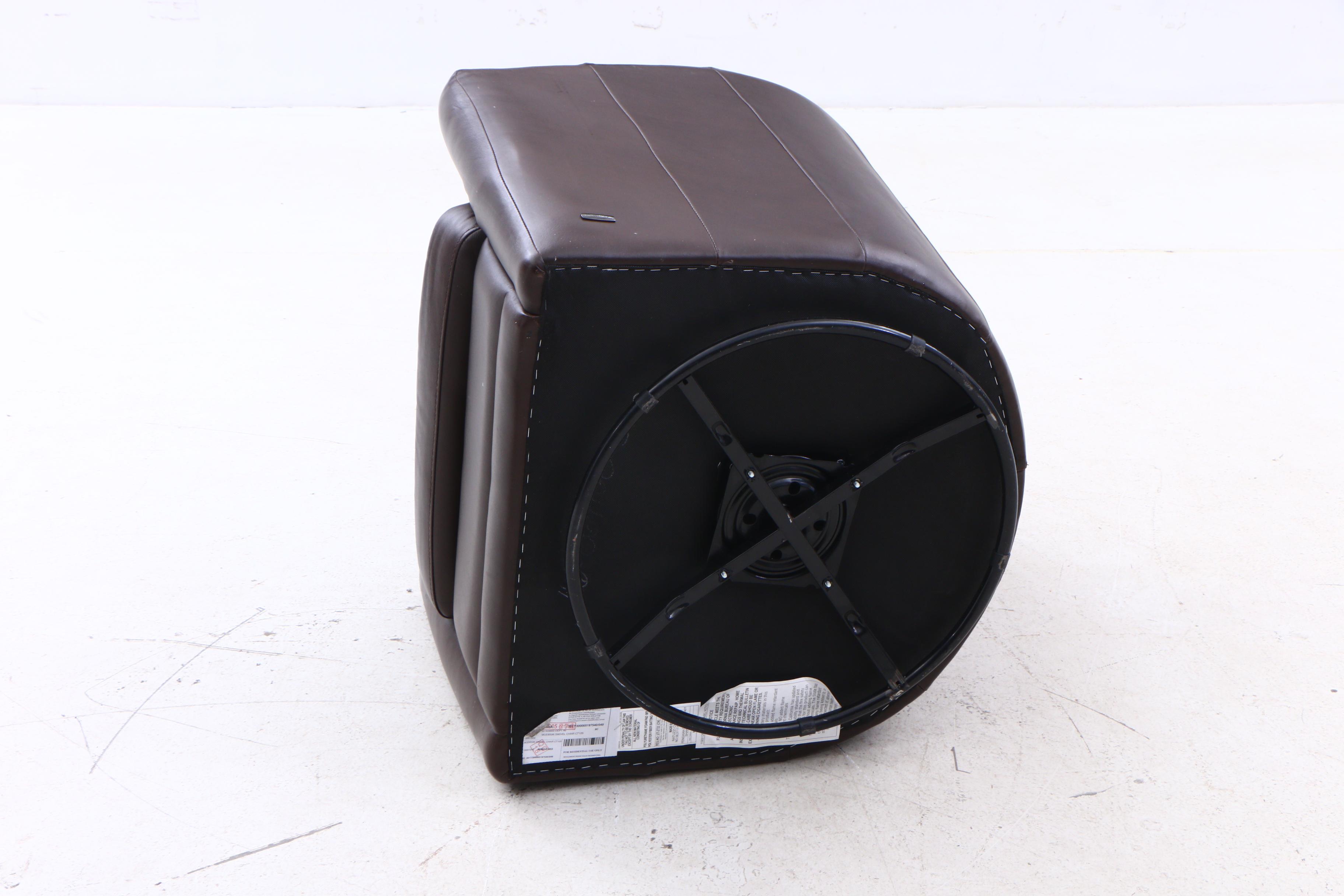 Natuzzi "Mazaro" Leather Swivelling Barrel Chair, Contemporary