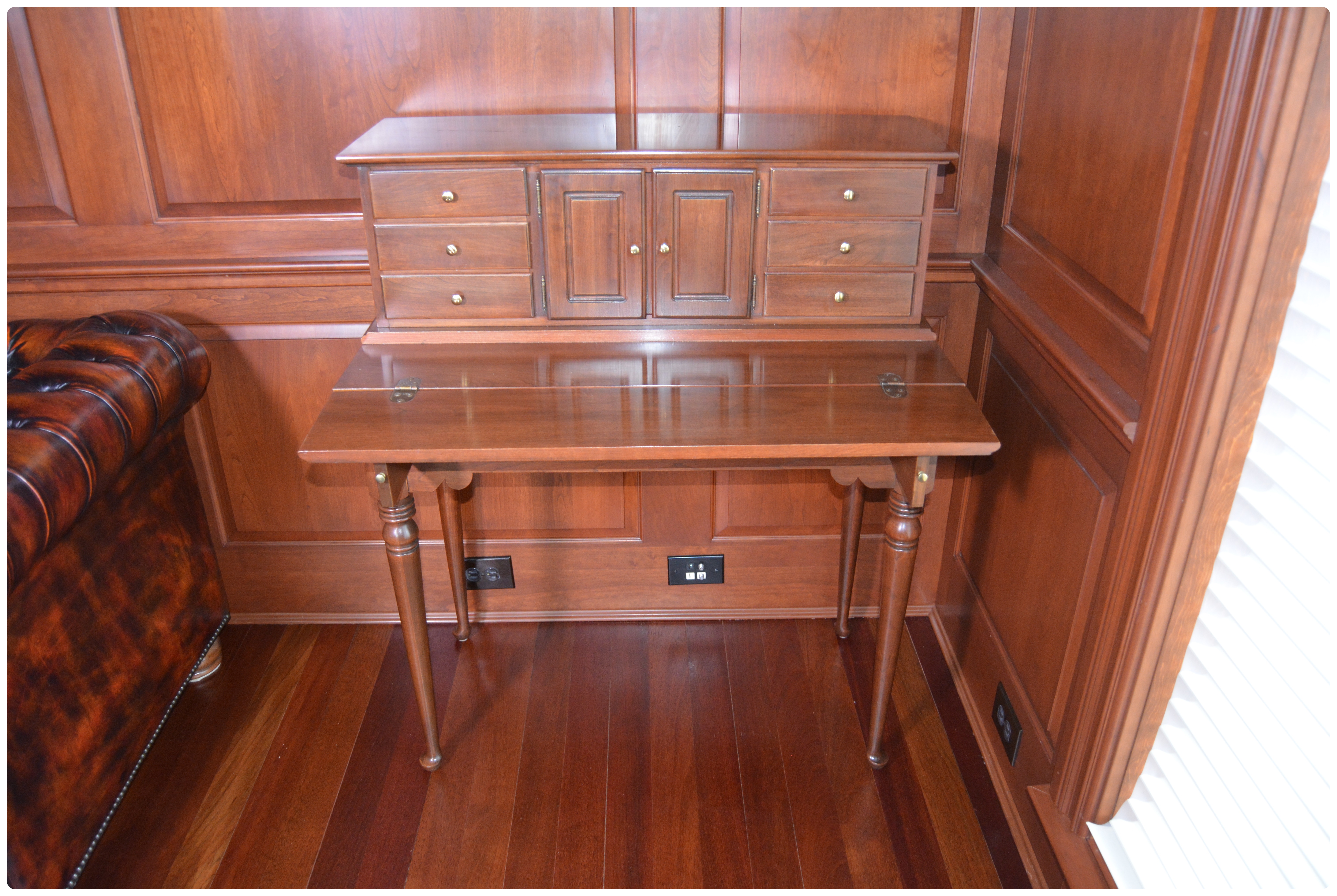 Jamestown Sterling Cherry Sheraton Style Writing Desk, Contemporary