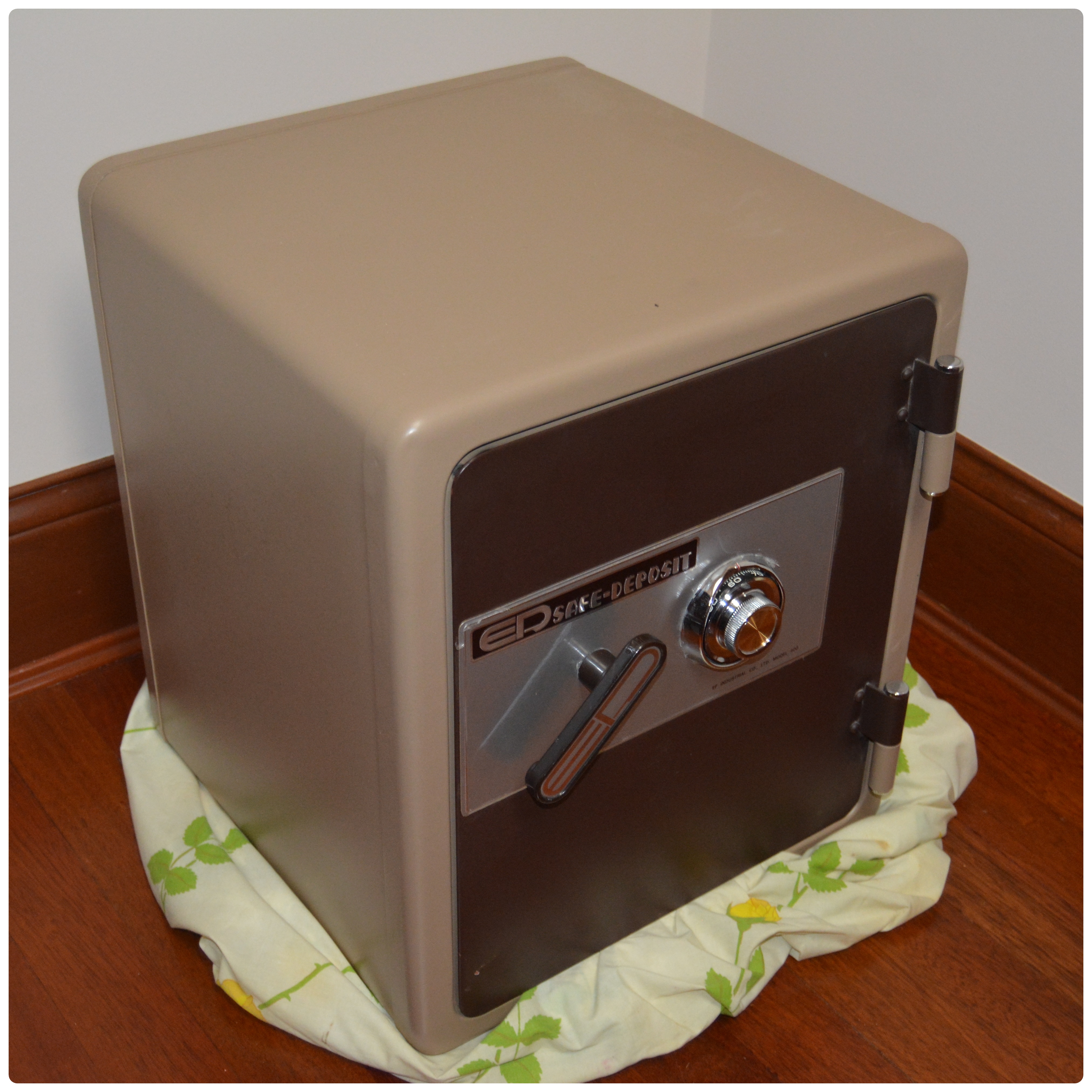 ED Safe Deposit Combination Floor Safe