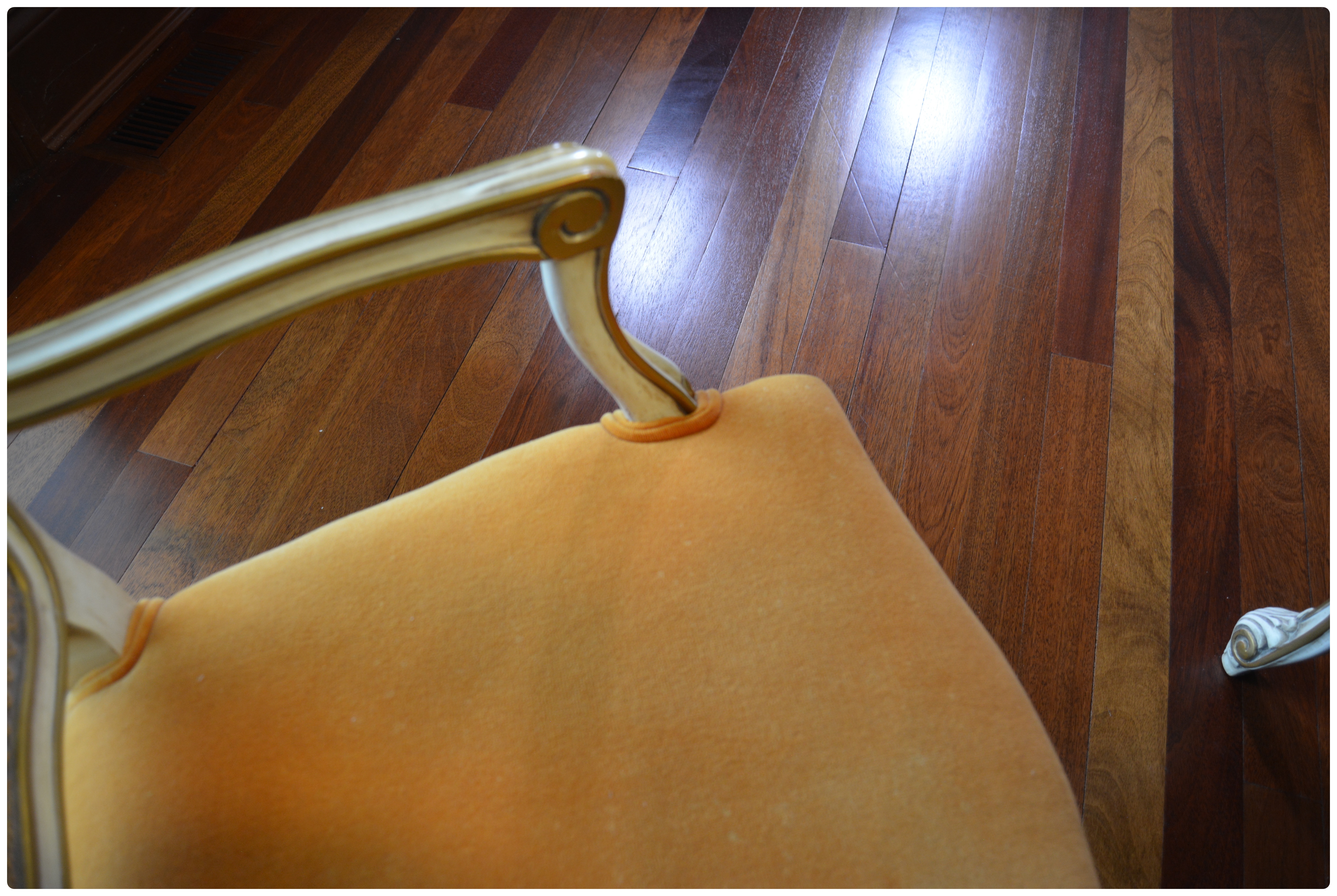 Karges French Provincial Dining Table and Dining Chairs, Mid to Late 20th C.