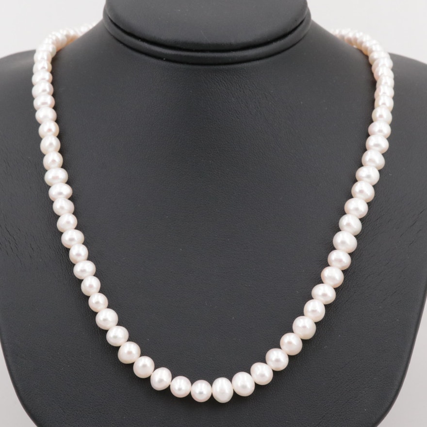 Gold Tone Cultured Pearl and Imitation Pearl Necklace