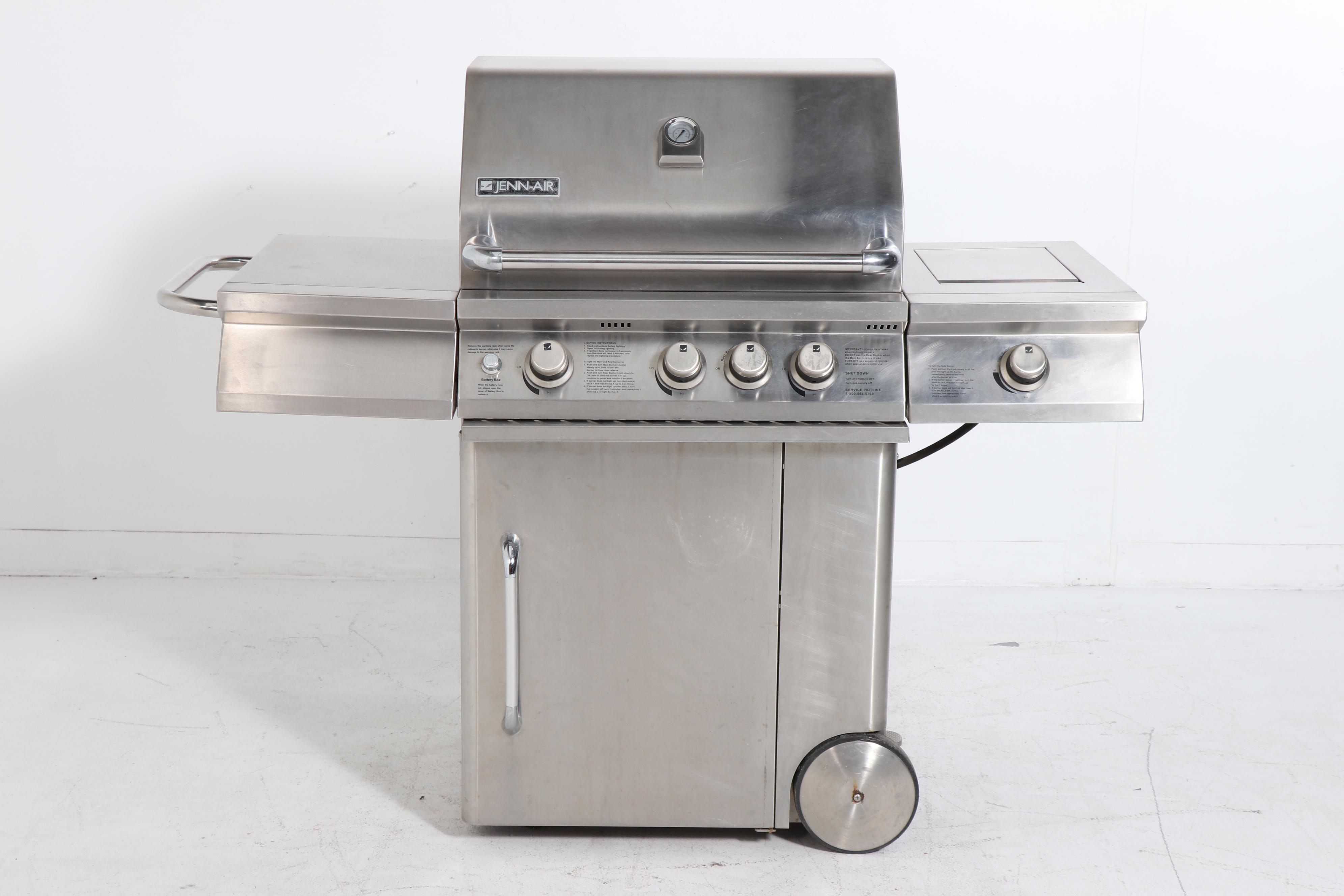 Jenn-Air Stainless Steel Four-Burner Gas Grill