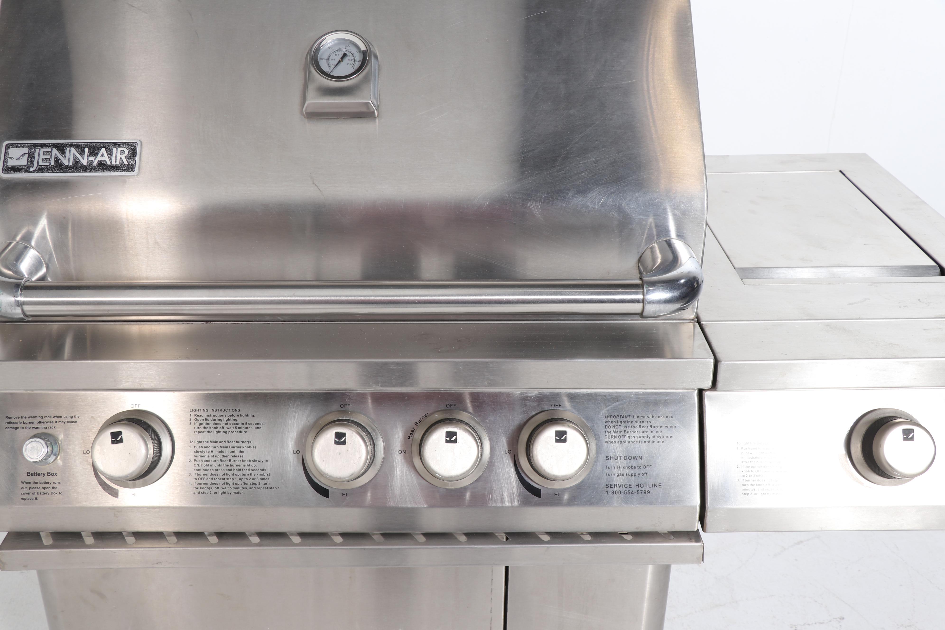 Jenn-Air Stainless Steel Four-Burner Gas Grill