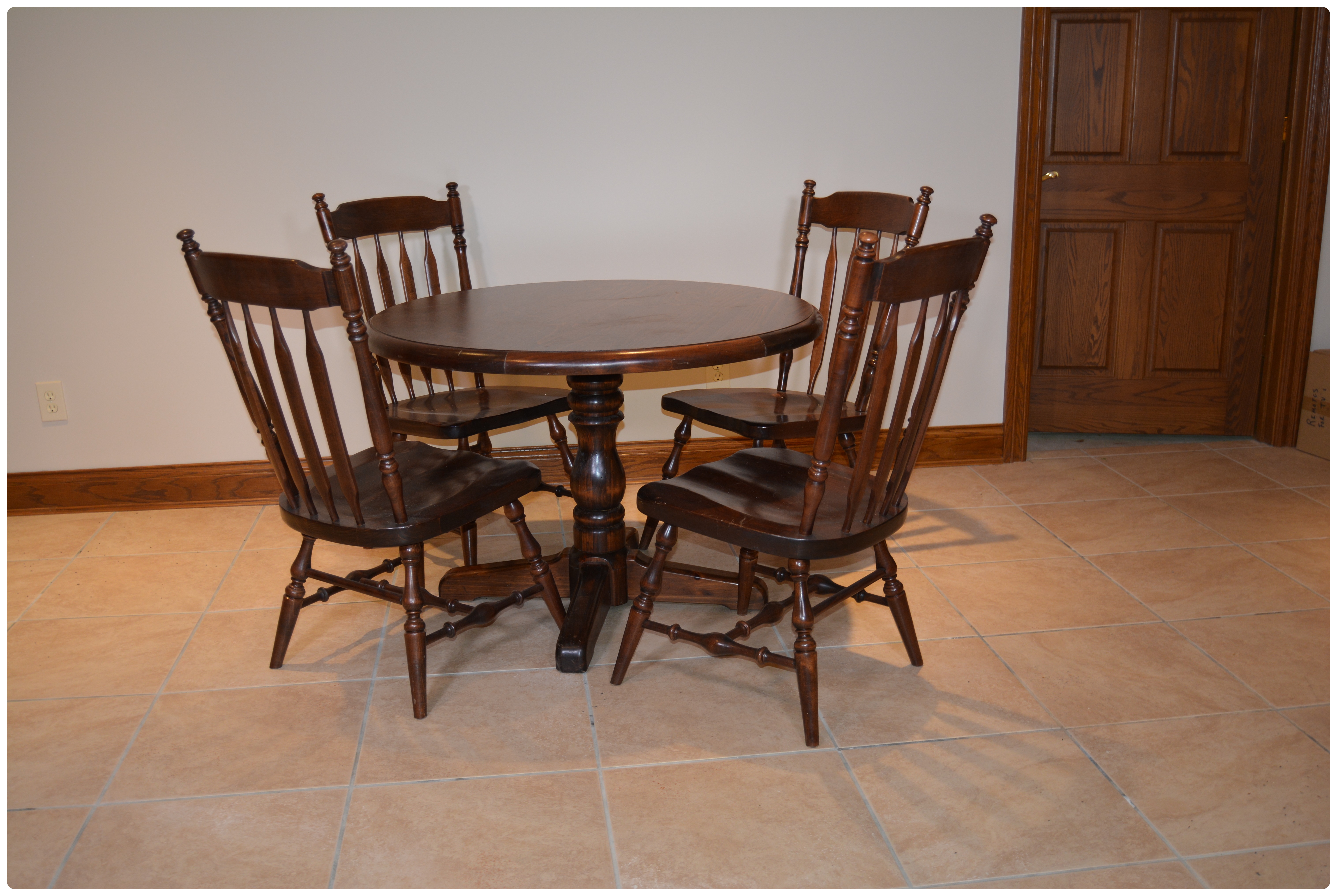 Ethan Allen Colonial Revival Style Pine Dining Table and Chairs, 1970s
