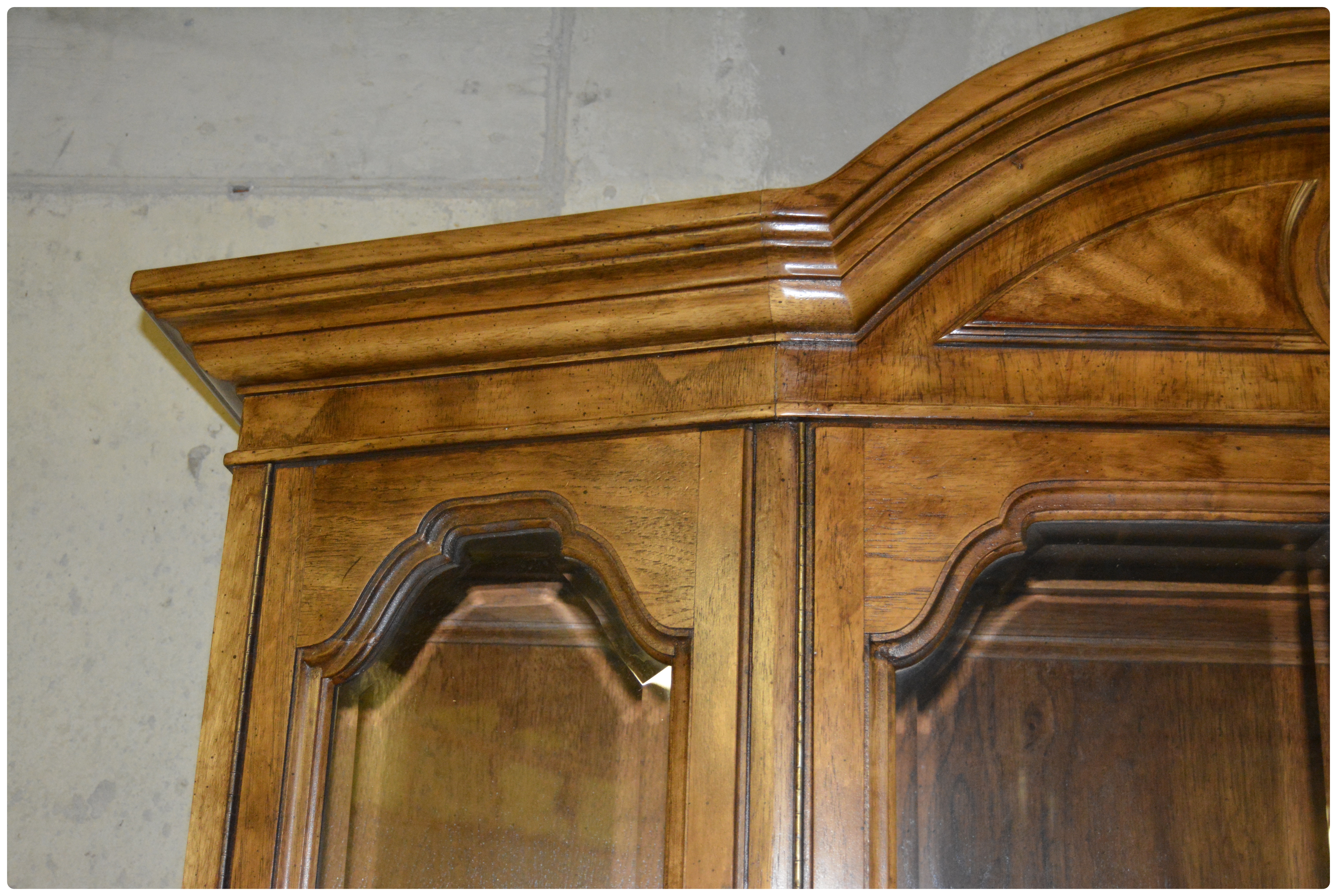 Bernhardt Hibriten Illuminated China Cabinet, 1970s