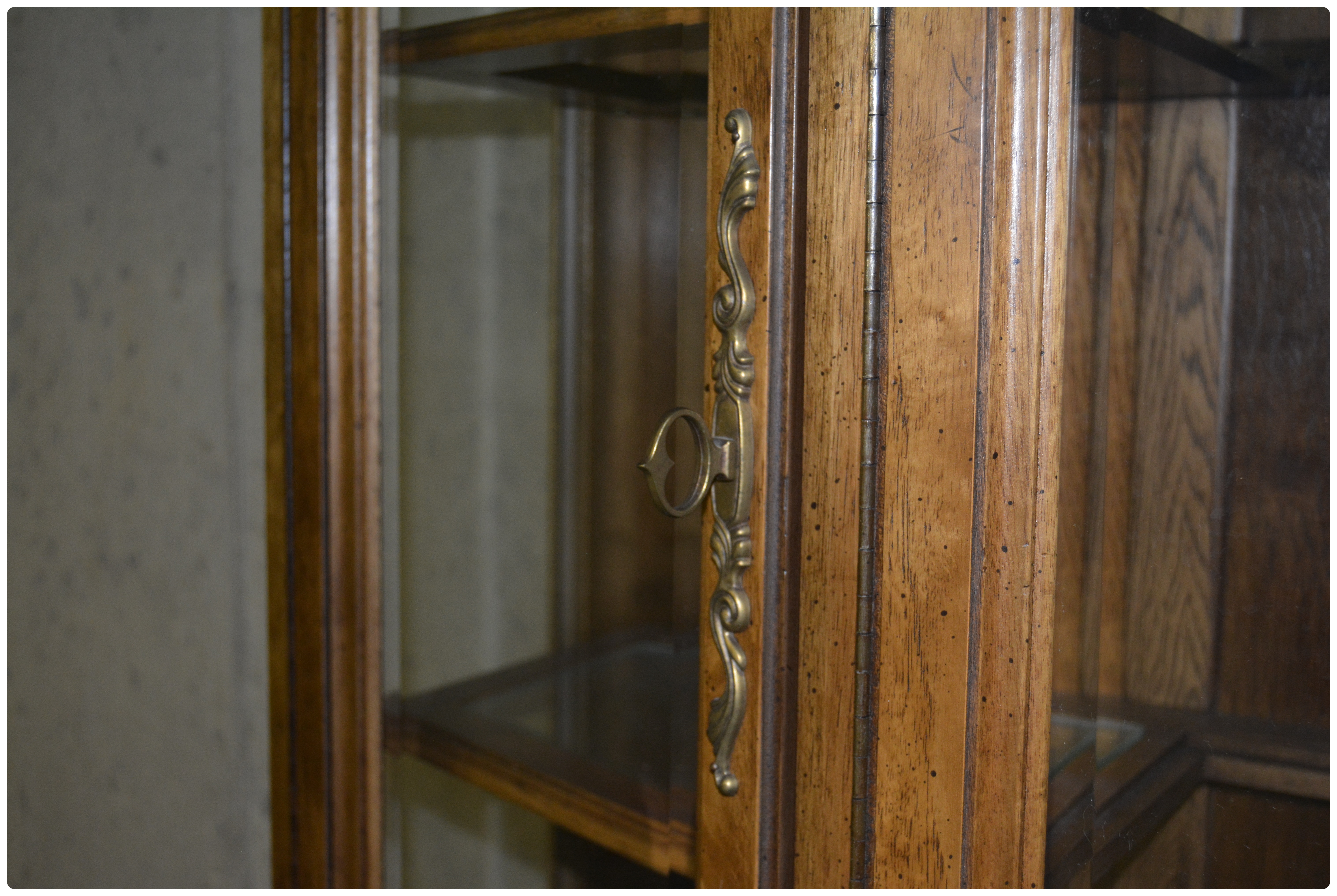 Bernhardt Hibriten Illuminated China Cabinet, 1970s