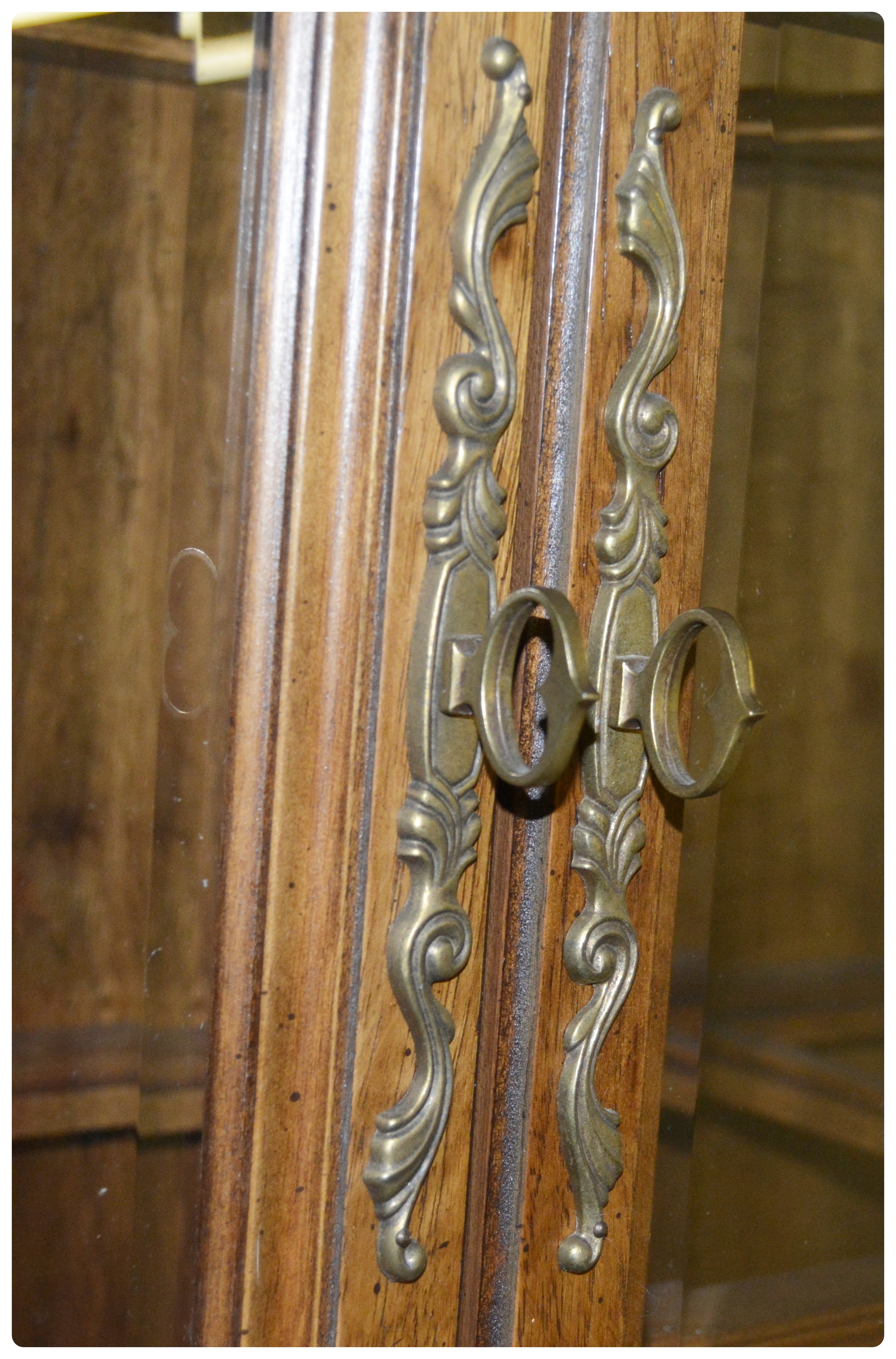 Bernhardt Hibriten Illuminated China Cabinet, 1970s