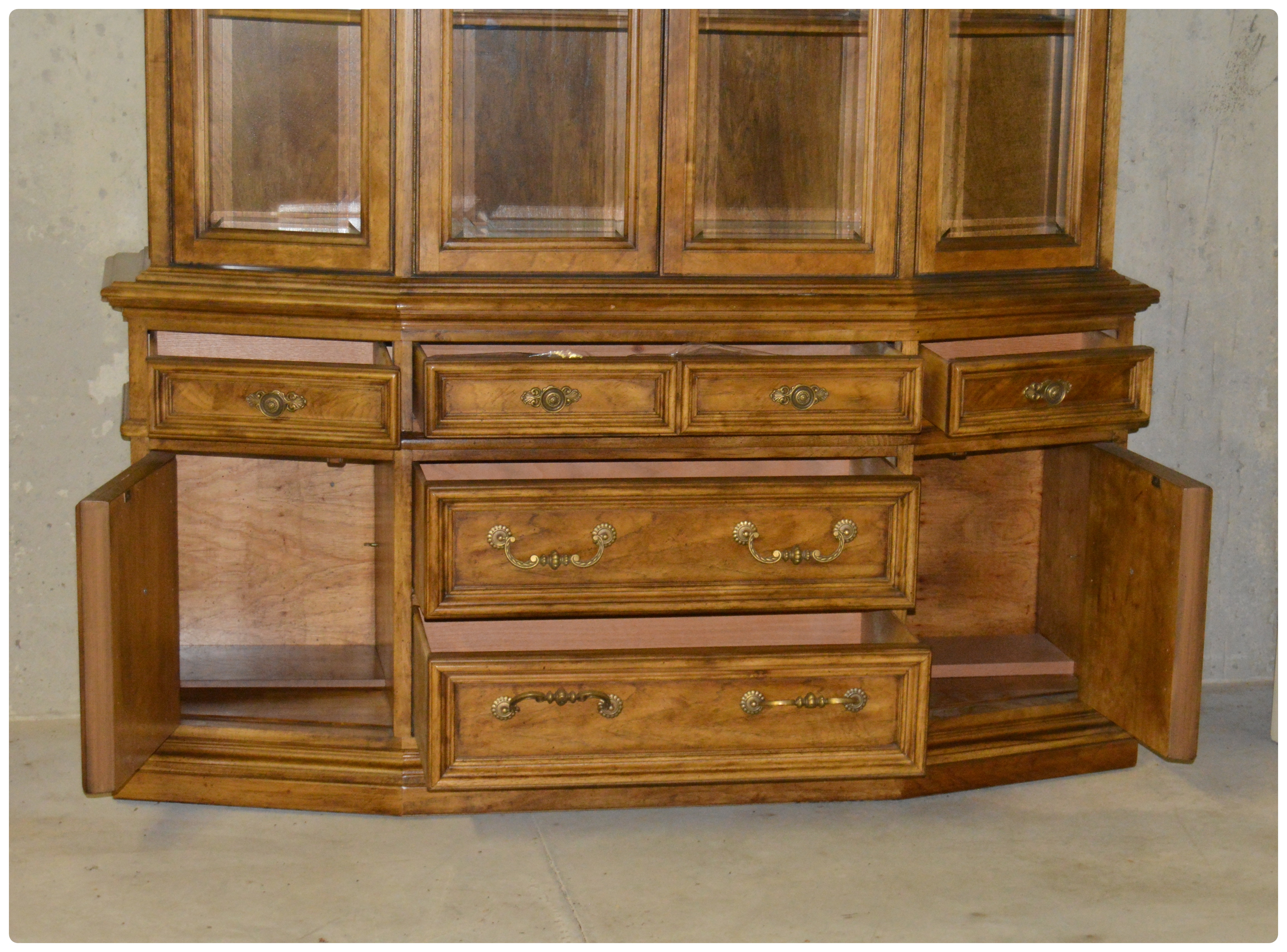 Bernhardt Hibriten Illuminated China Cabinet, 1970s