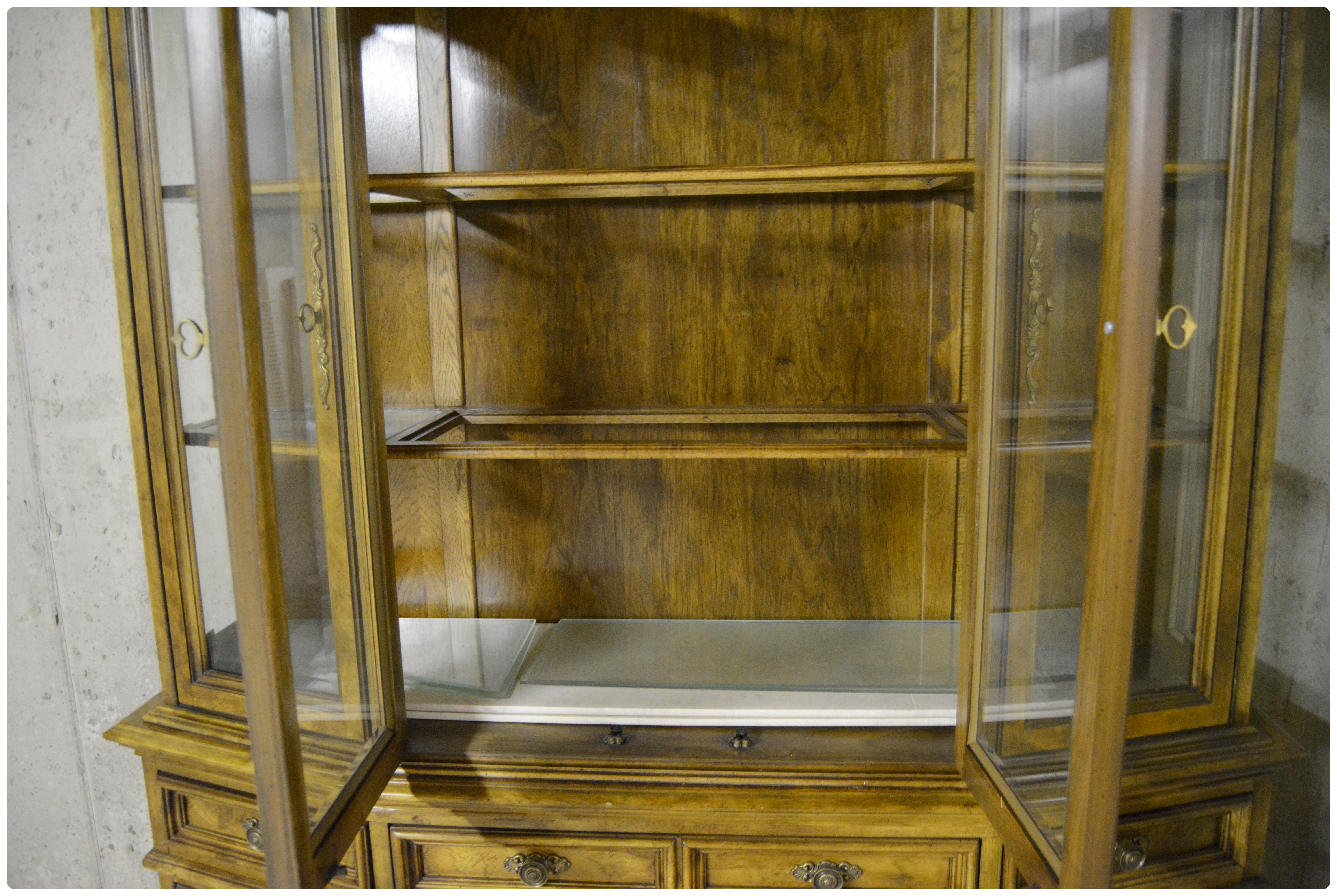 Bernhardt Hibriten Illuminated China Cabinet, 1970s