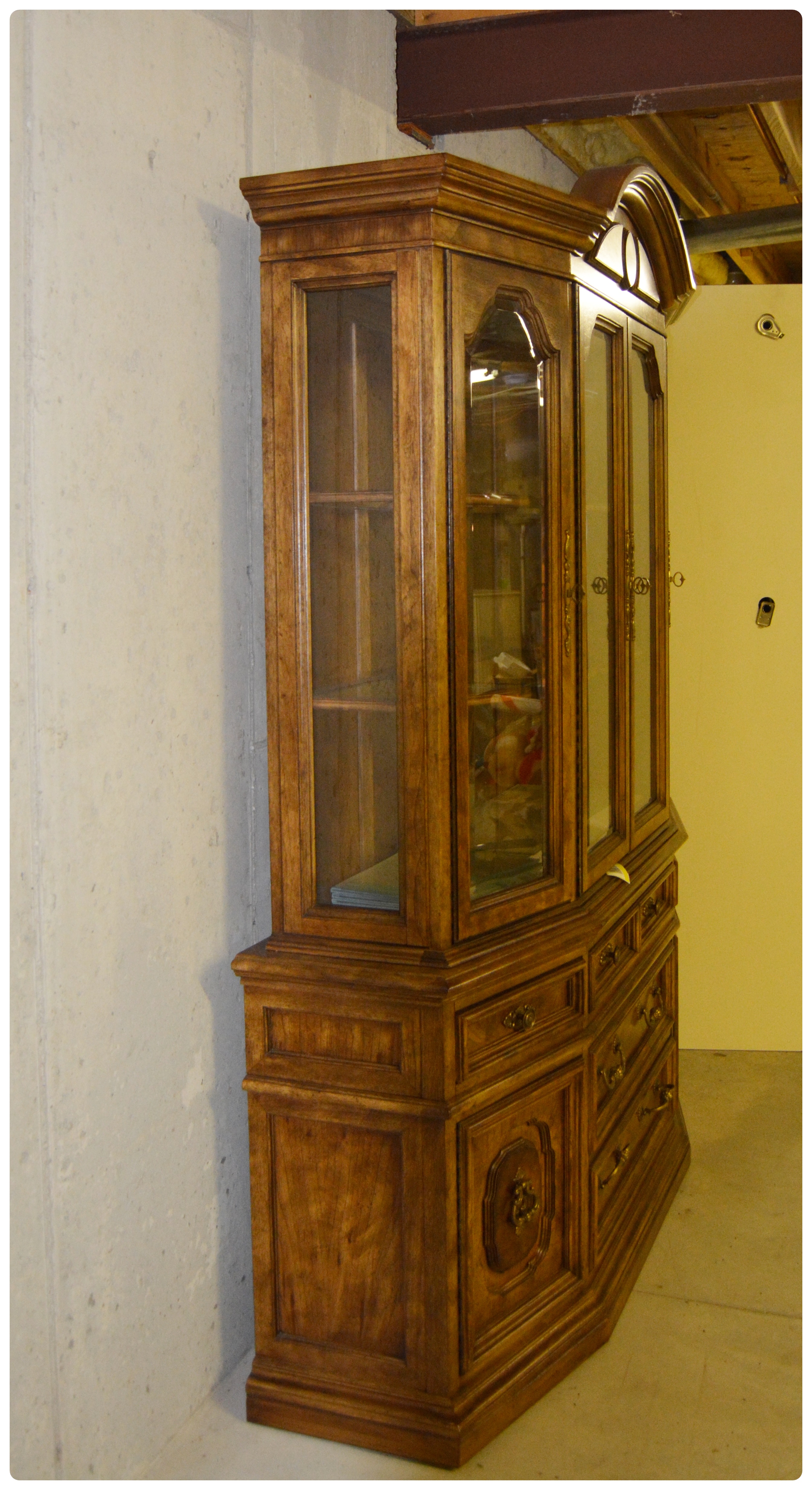 Bernhardt Hibriten Illuminated China Cabinet, 1970s