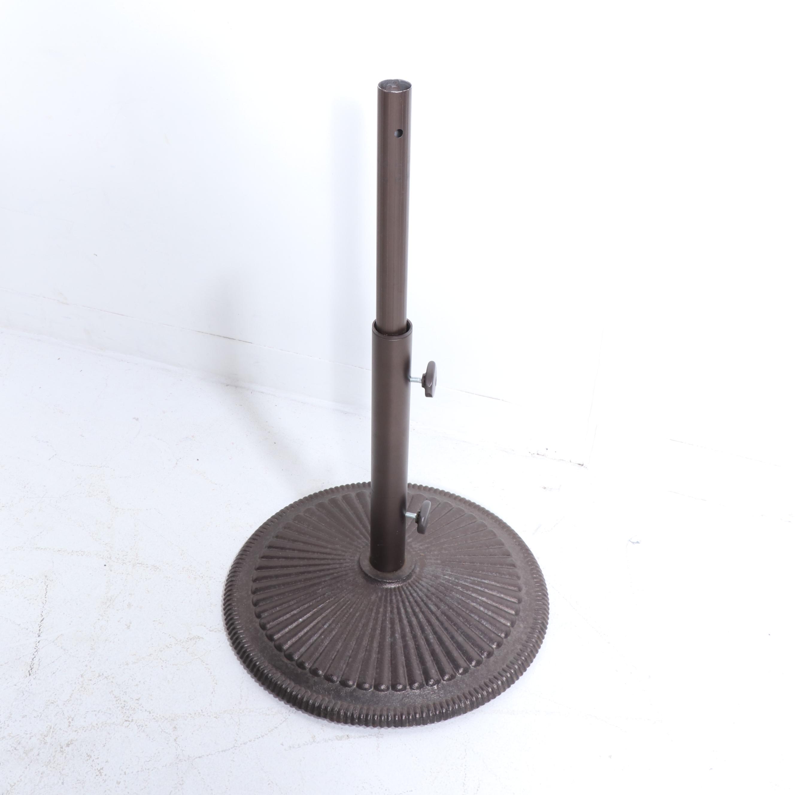 Faux Cast Iron Metal Patio Table and Four Chairs