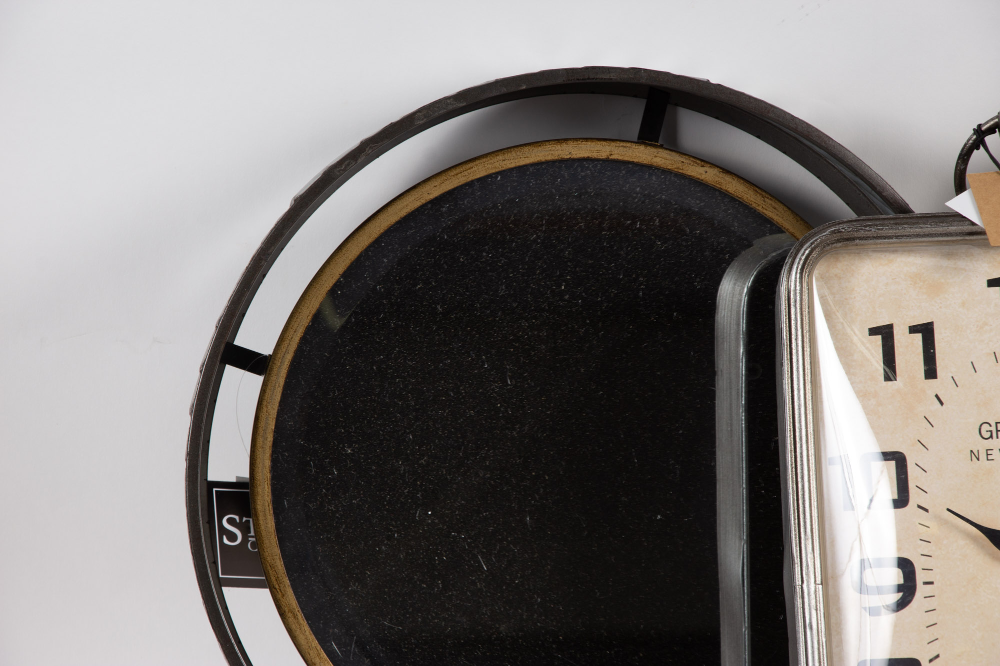 Modern Novelty Clocks and Home Decor