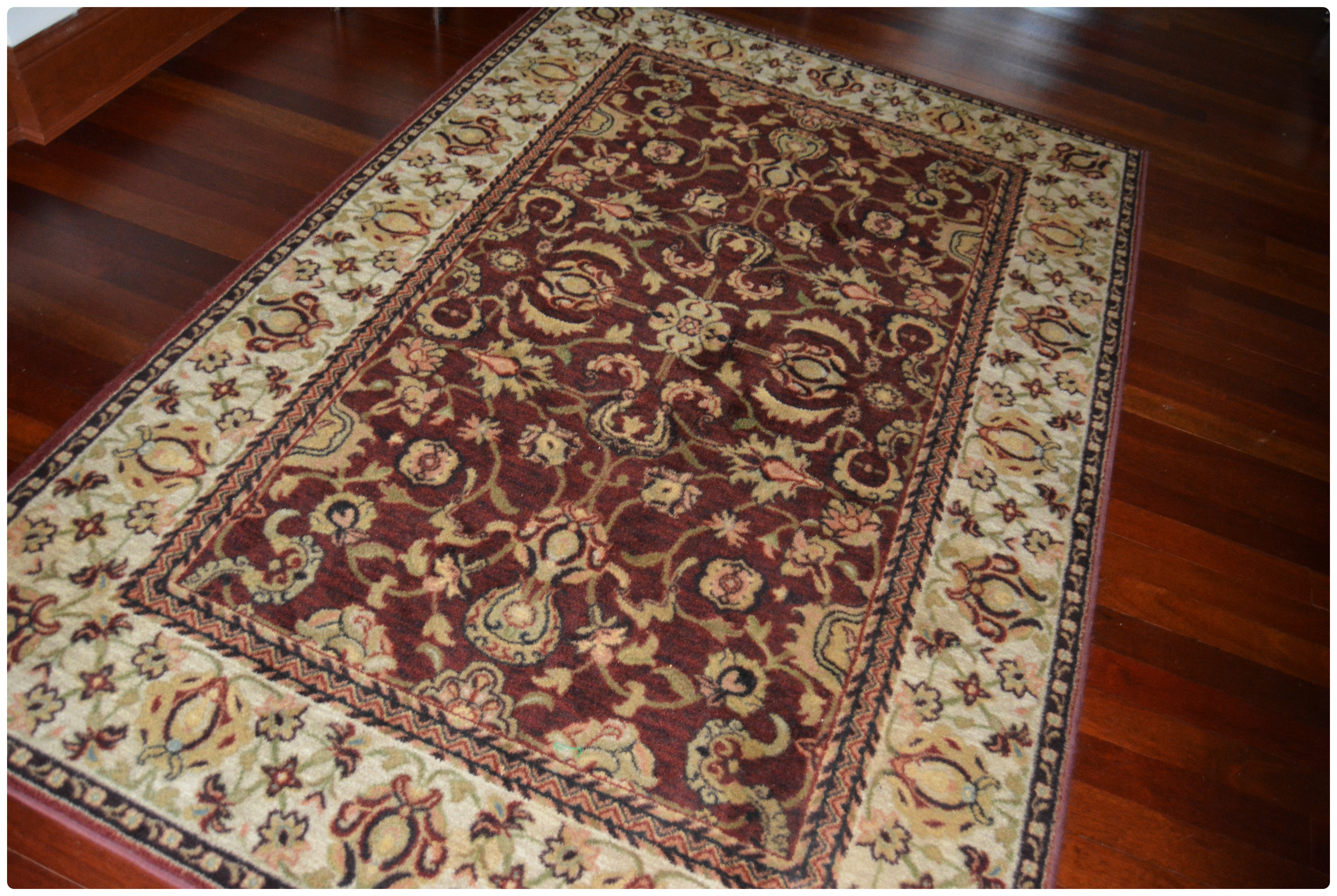 Machine Made Persian Style Wool Area Rug