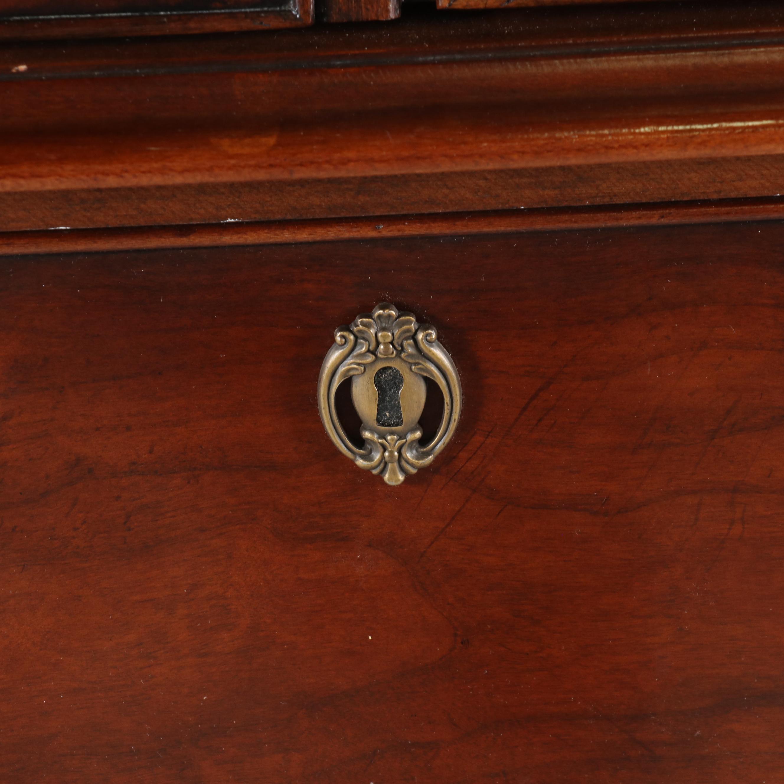 Henredon George III Style Mahogany-Finish Wooden Entertainment Cabinet