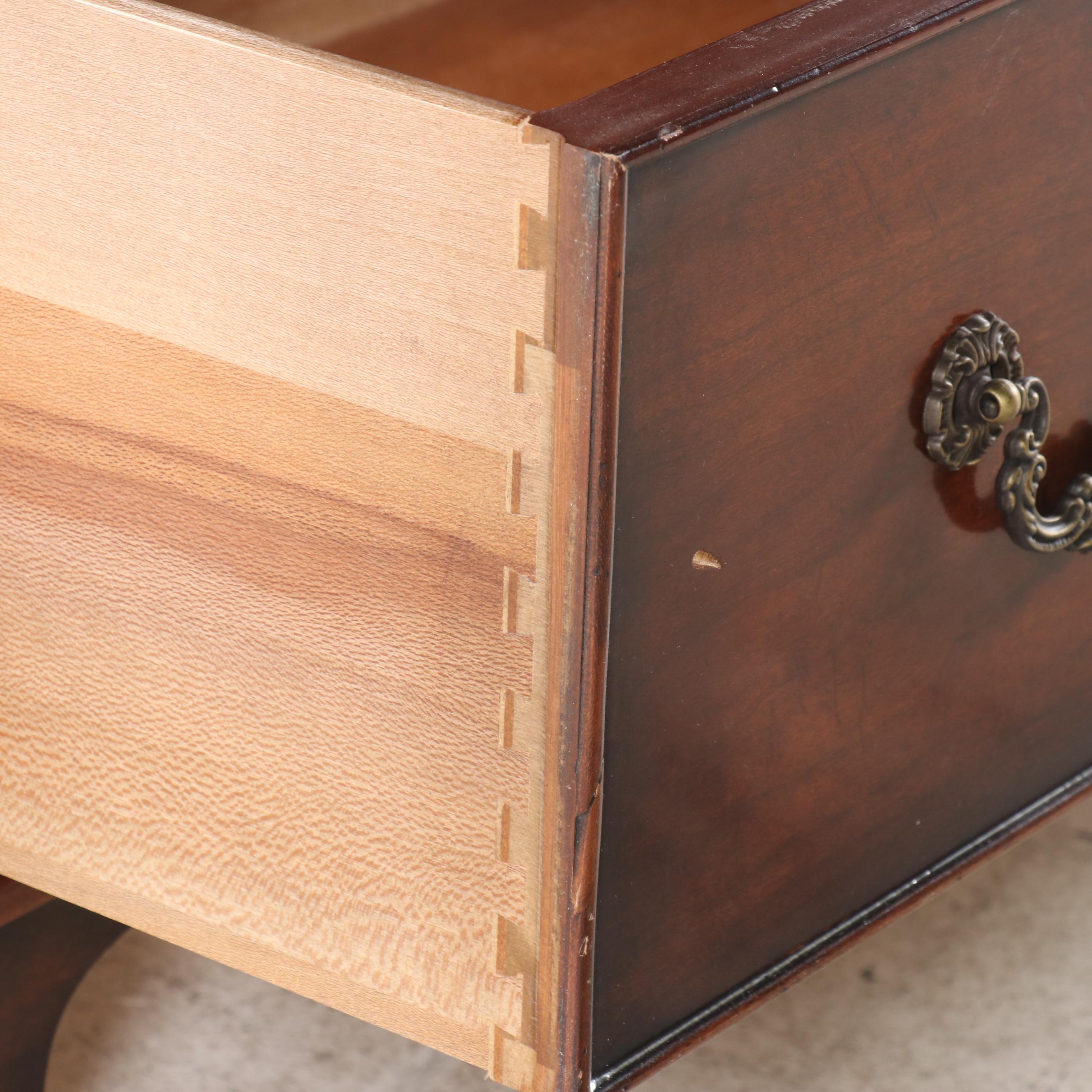 Henredon George III Style Mahogany-Finish Wooden Entertainment Cabinet