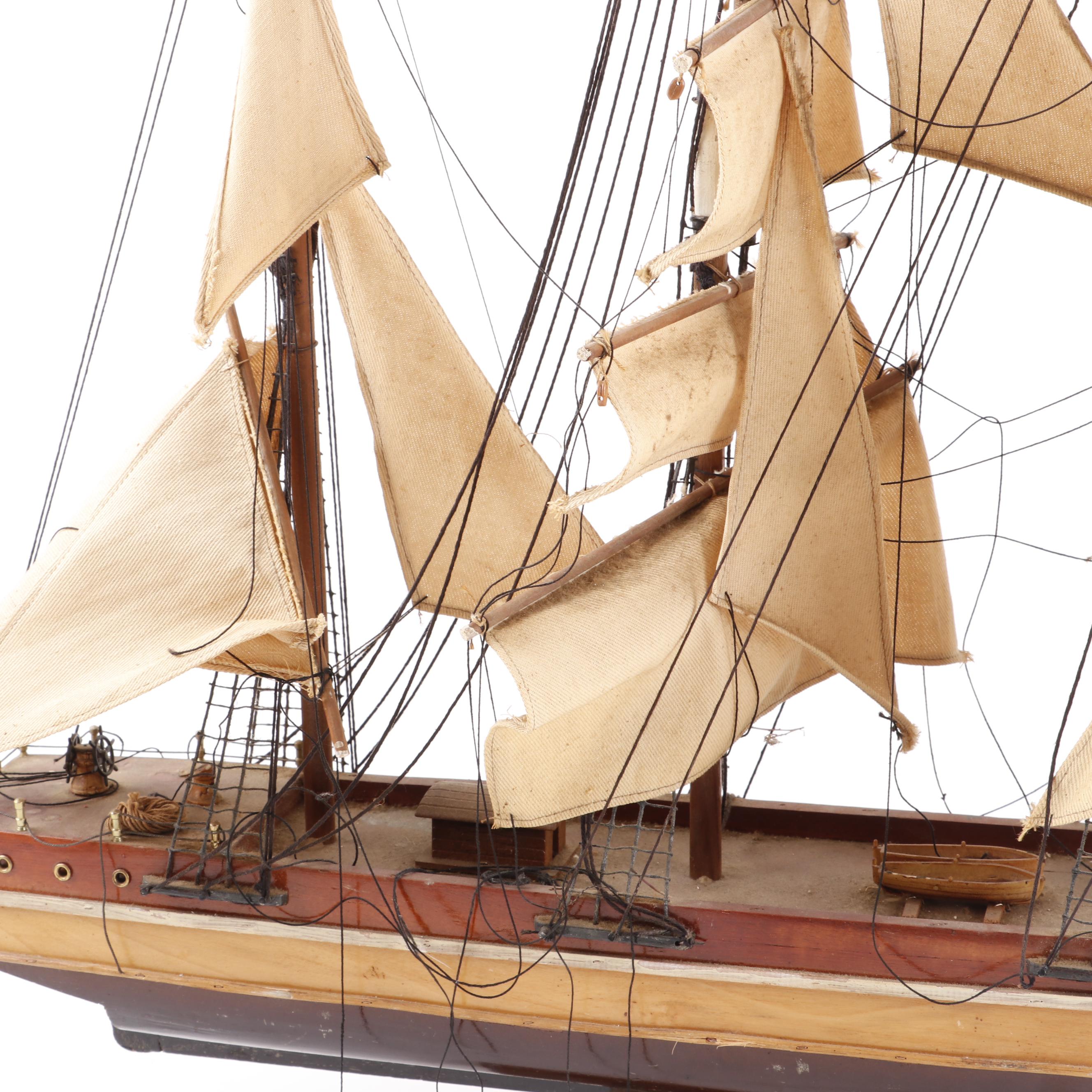 Wooden "Cruz del Sur 1821" Clipper Ship Model