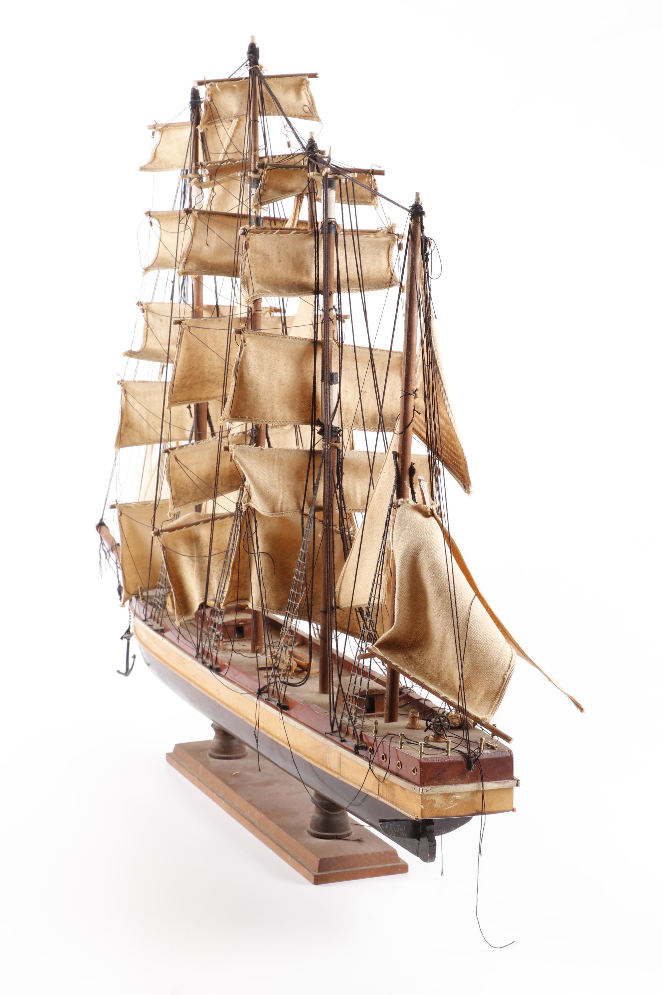 Wooden "Cruz del Sur 1821" Clipper Ship Model