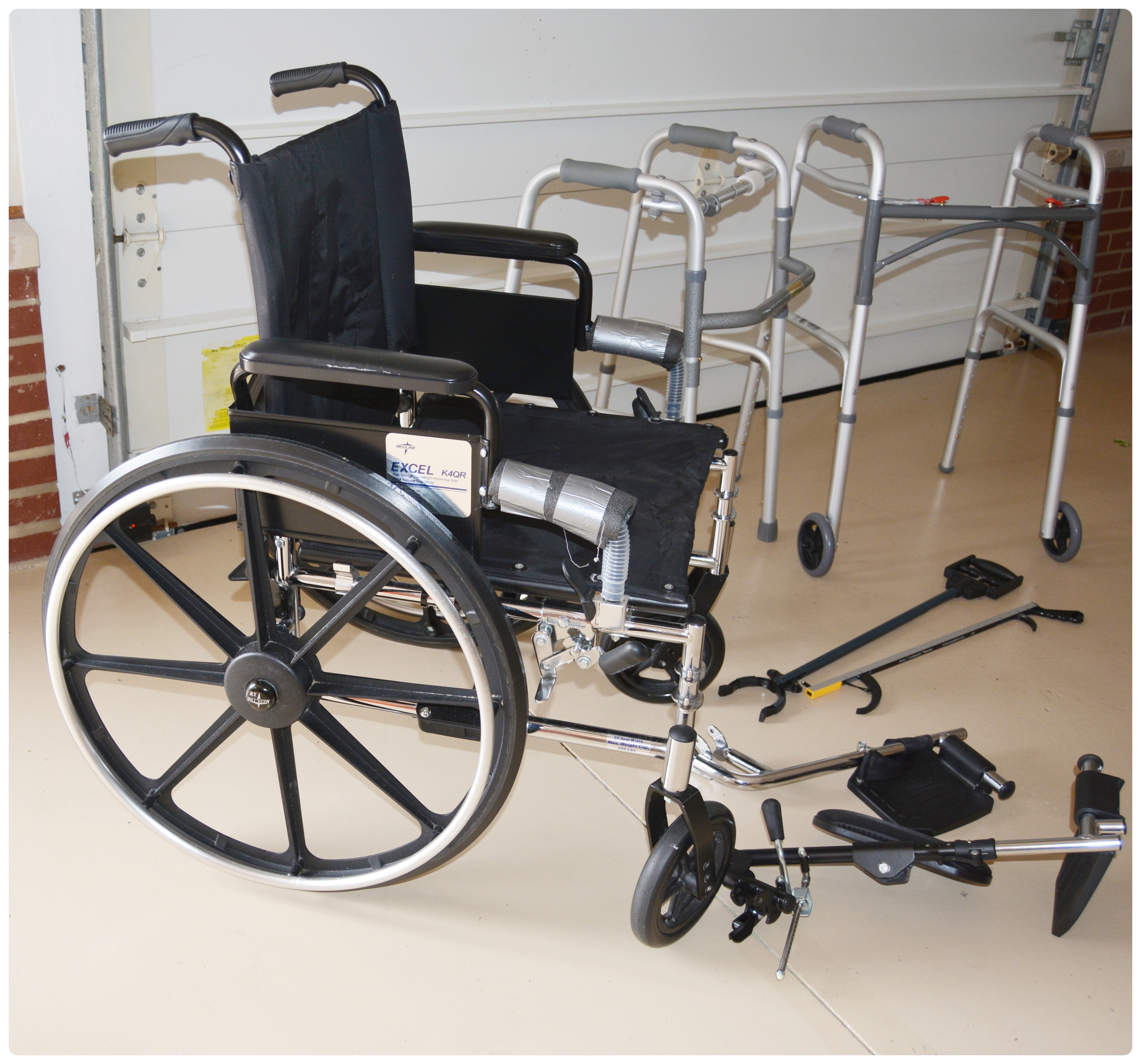 Medline Excel K4QR Lightweight Wheelchair and Walkers