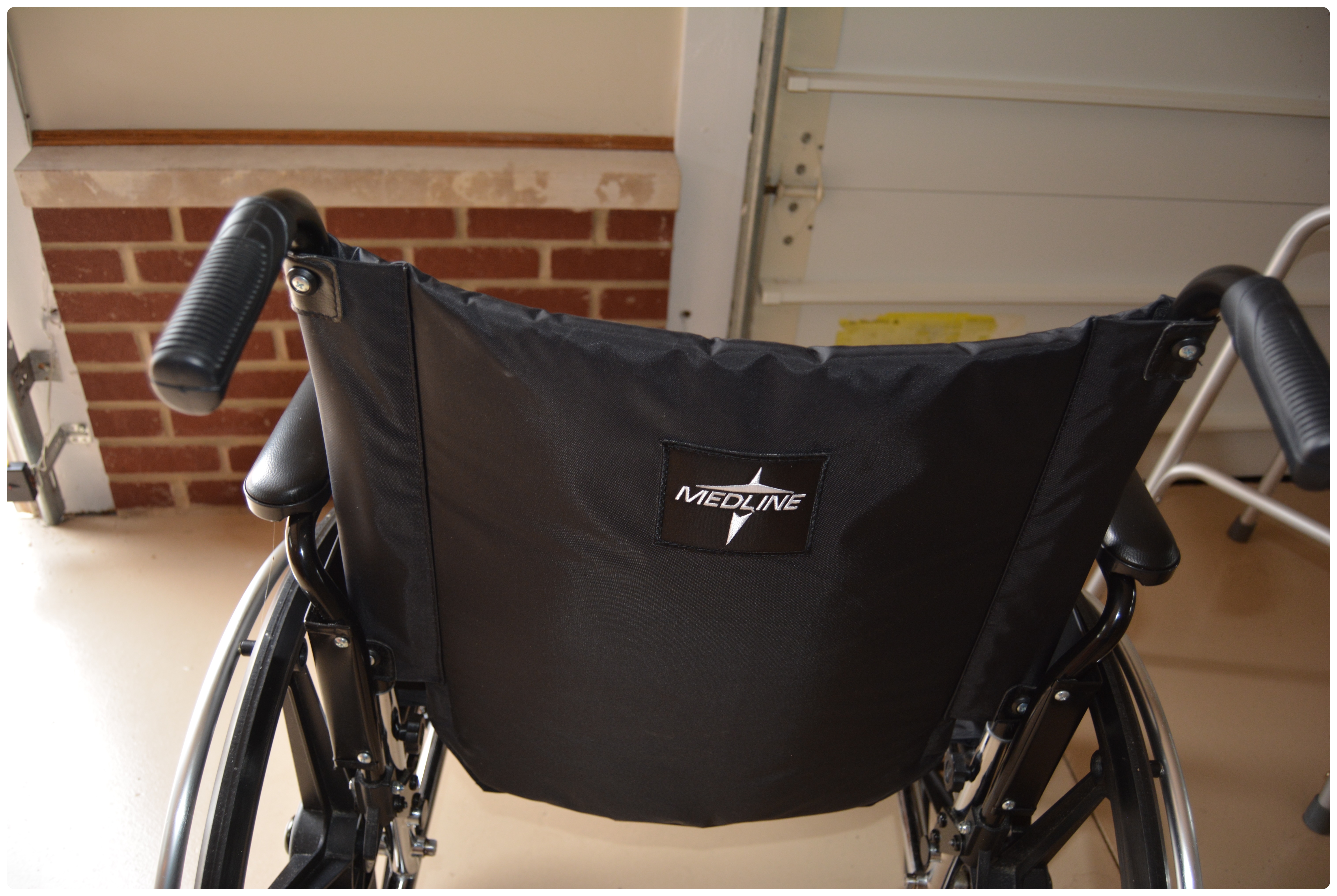 Medline Excel K4QR Lightweight Wheelchair and Walkers