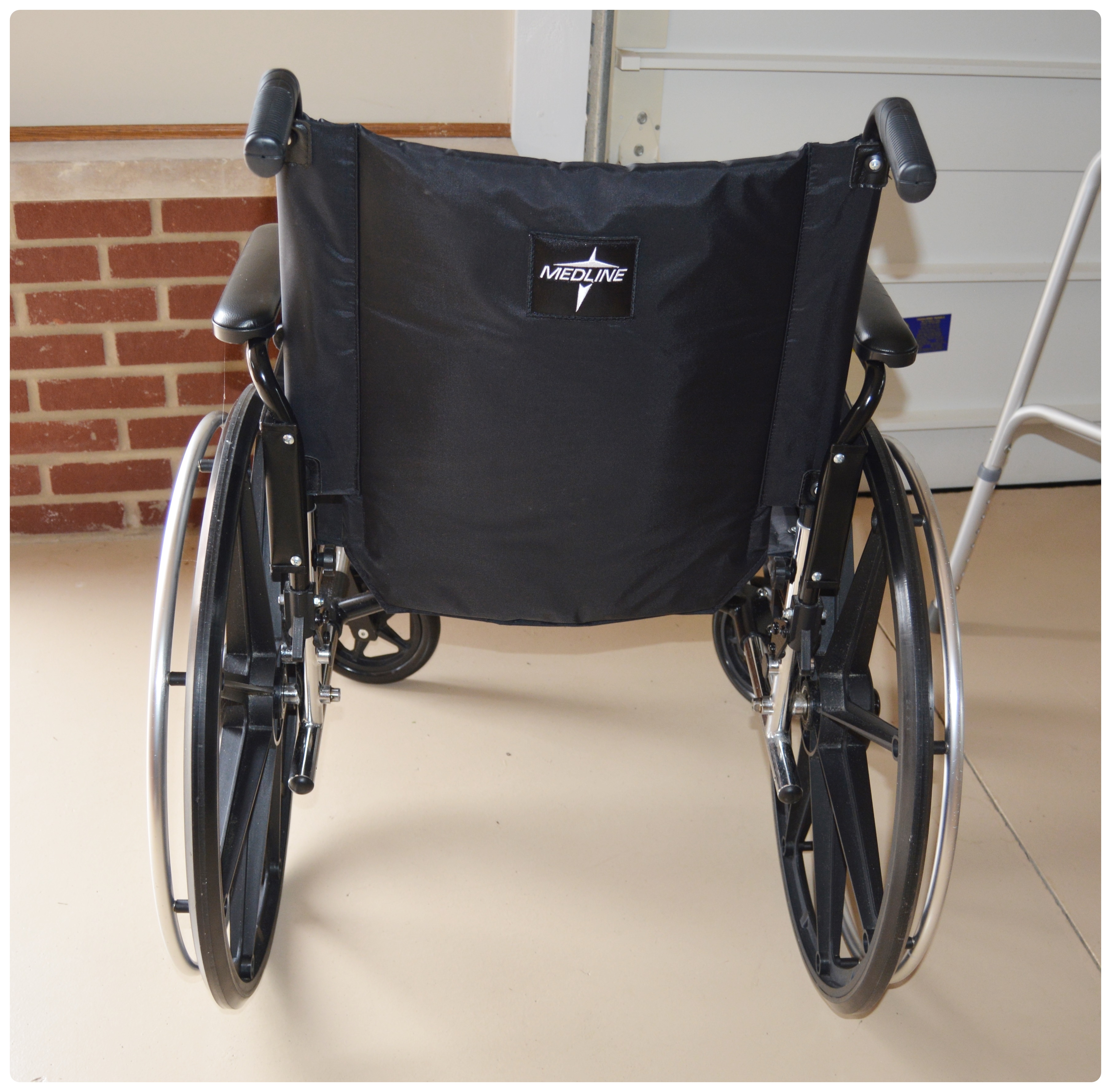 Medline Excel K4QR Lightweight Wheelchair and Walkers