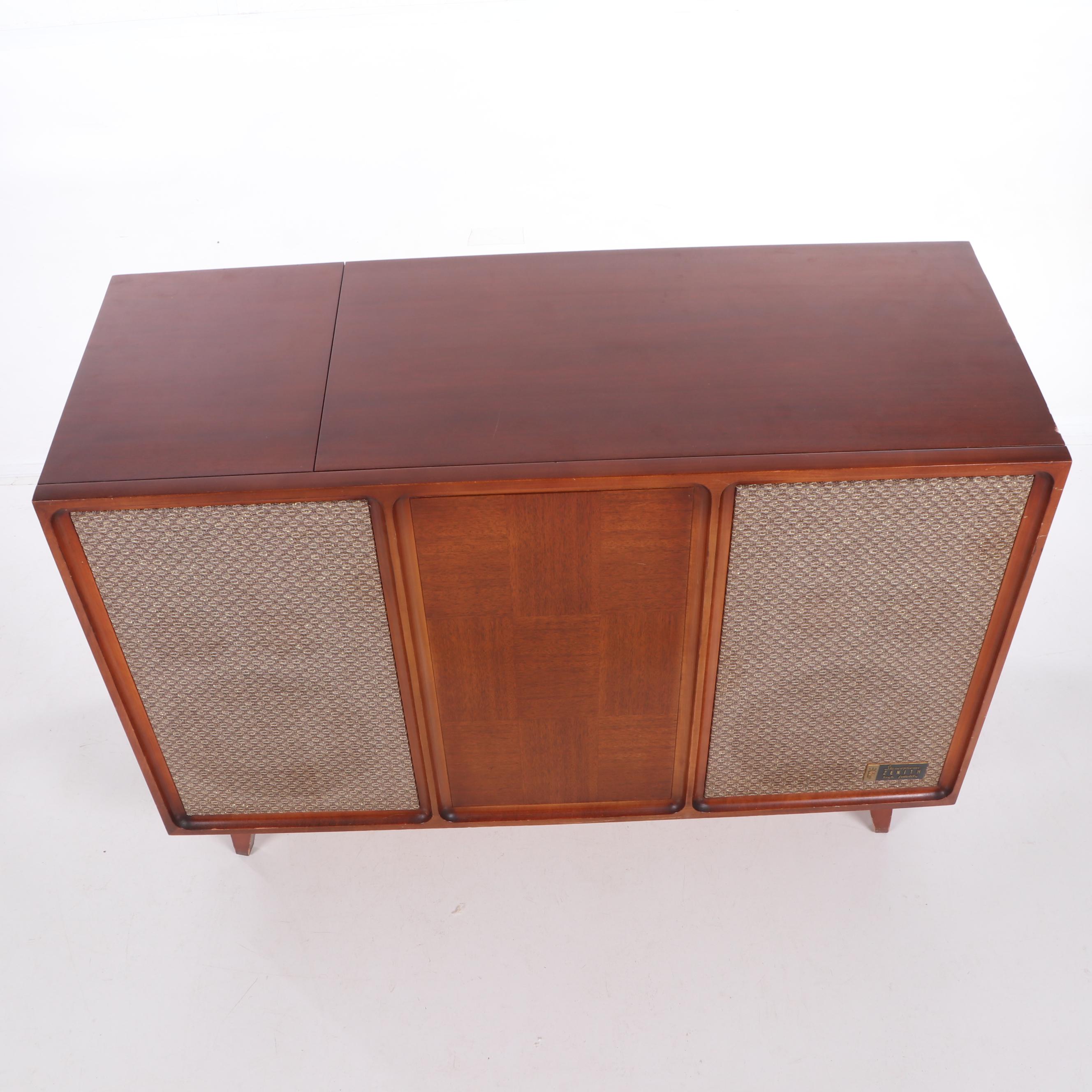 Zenith Stereophonic High Fidelity Console Radio and Turntable, Mid 20th Century