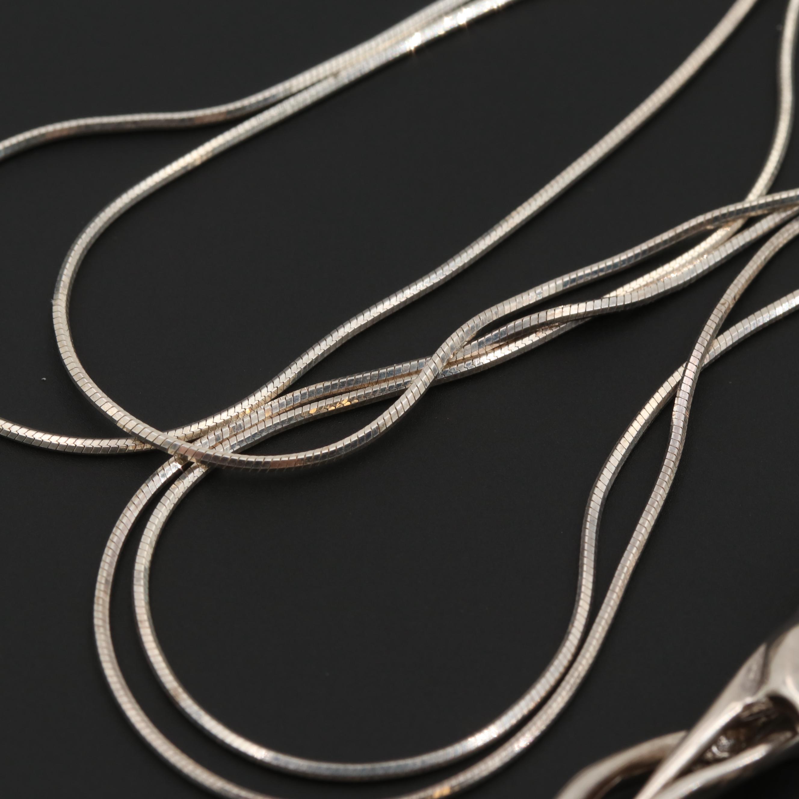 Sterling Silver Embracing Couple Pendant Neccklace