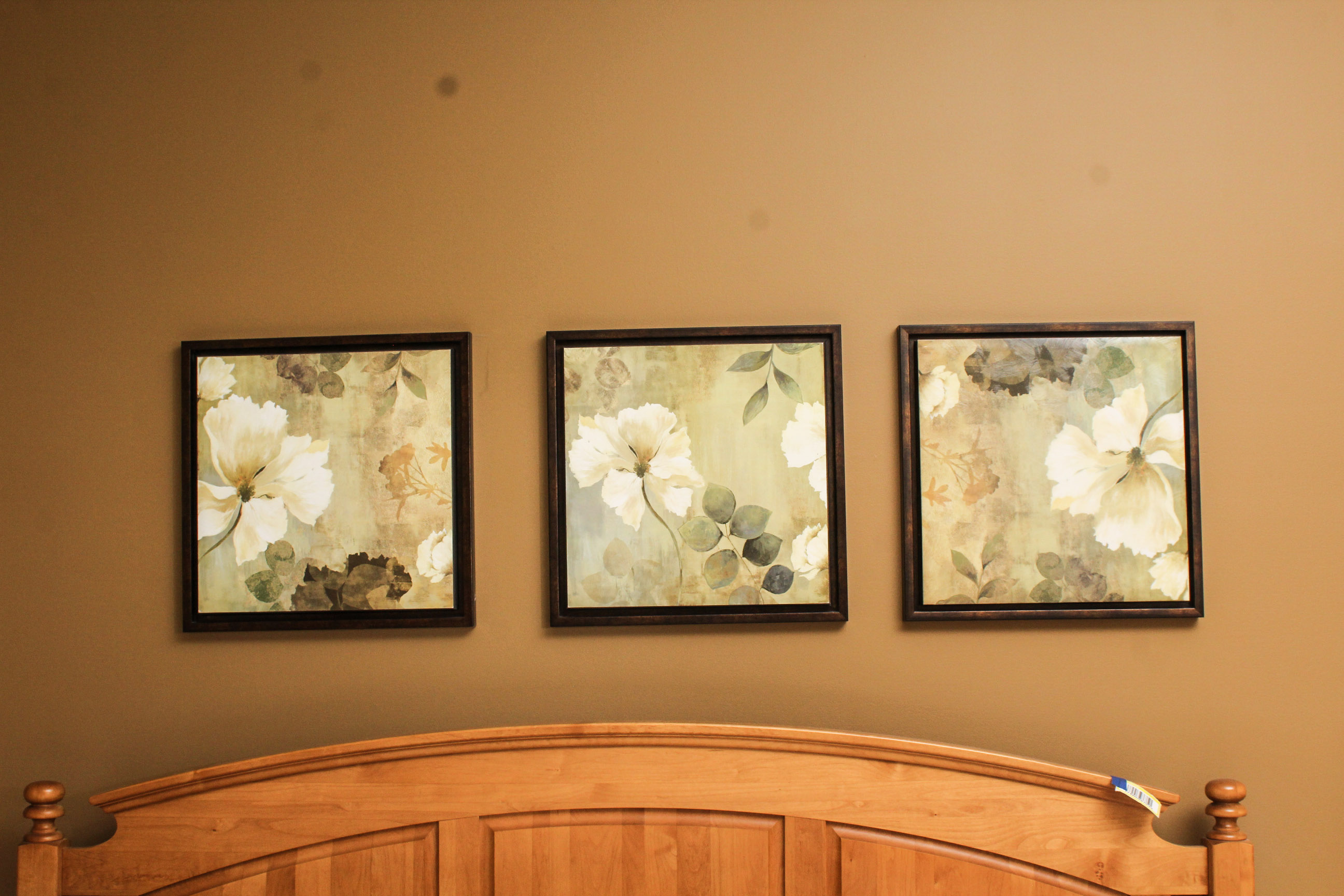 Floral and Foliate Themed Wall Art